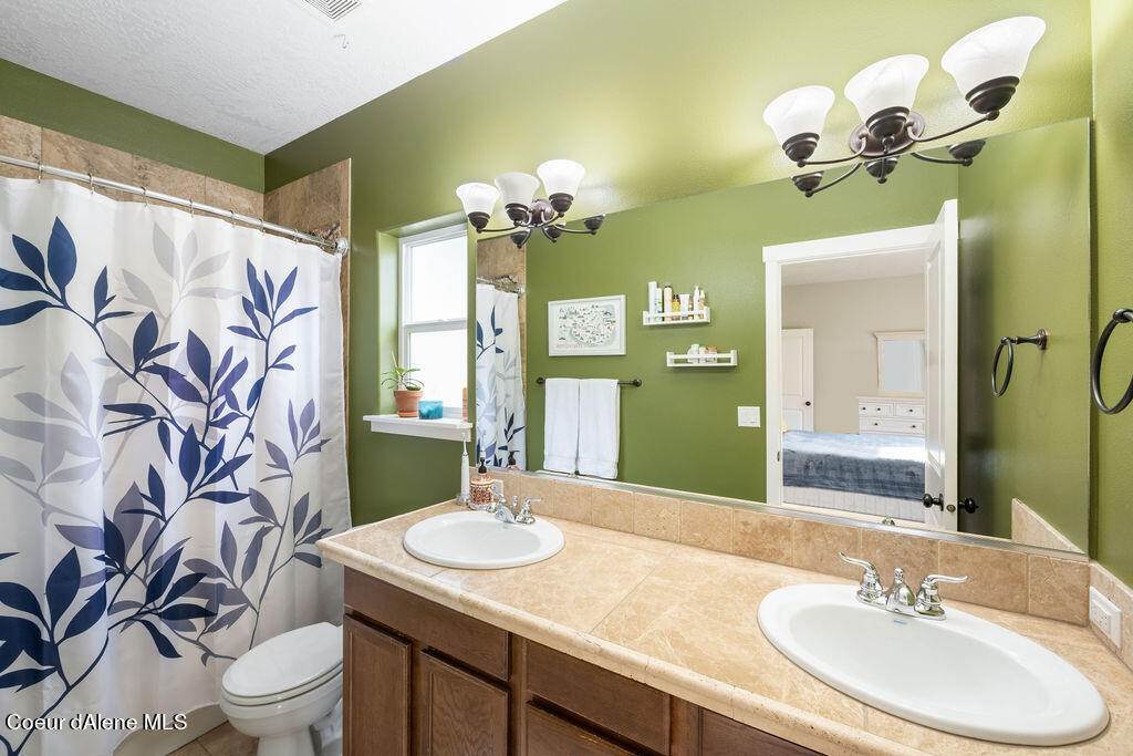 14. Single Family Homes for Sale at 234 S Legacy Ridge Drive Liberty Lake, Washington 99019 United States