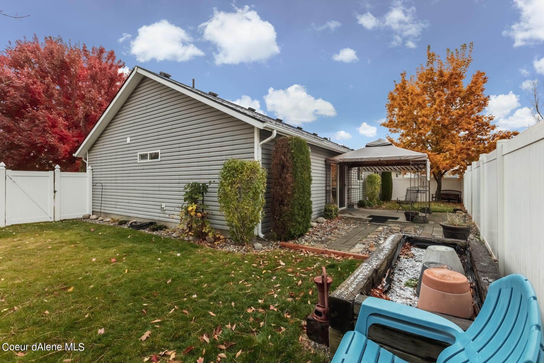 32. Single Family Homes for Sale at 675 N SILKWOOD Drive Post Falls, Idaho 83854 United States