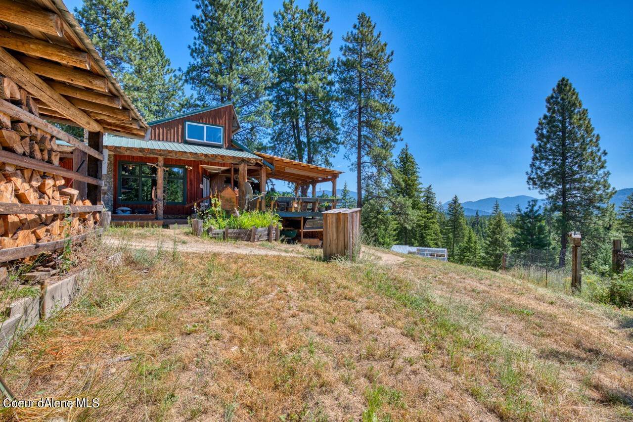 49. Single Family Homes for Sale at 3963 Gleason Mcabee Falls Road Priest River, Idaho 83856 United States