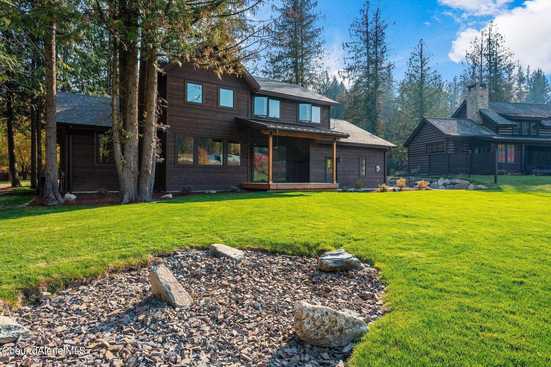 22. Single Family Homes for Sale at 607 N Idaho Club Drive Sandpoint, Idaho 83864 United States