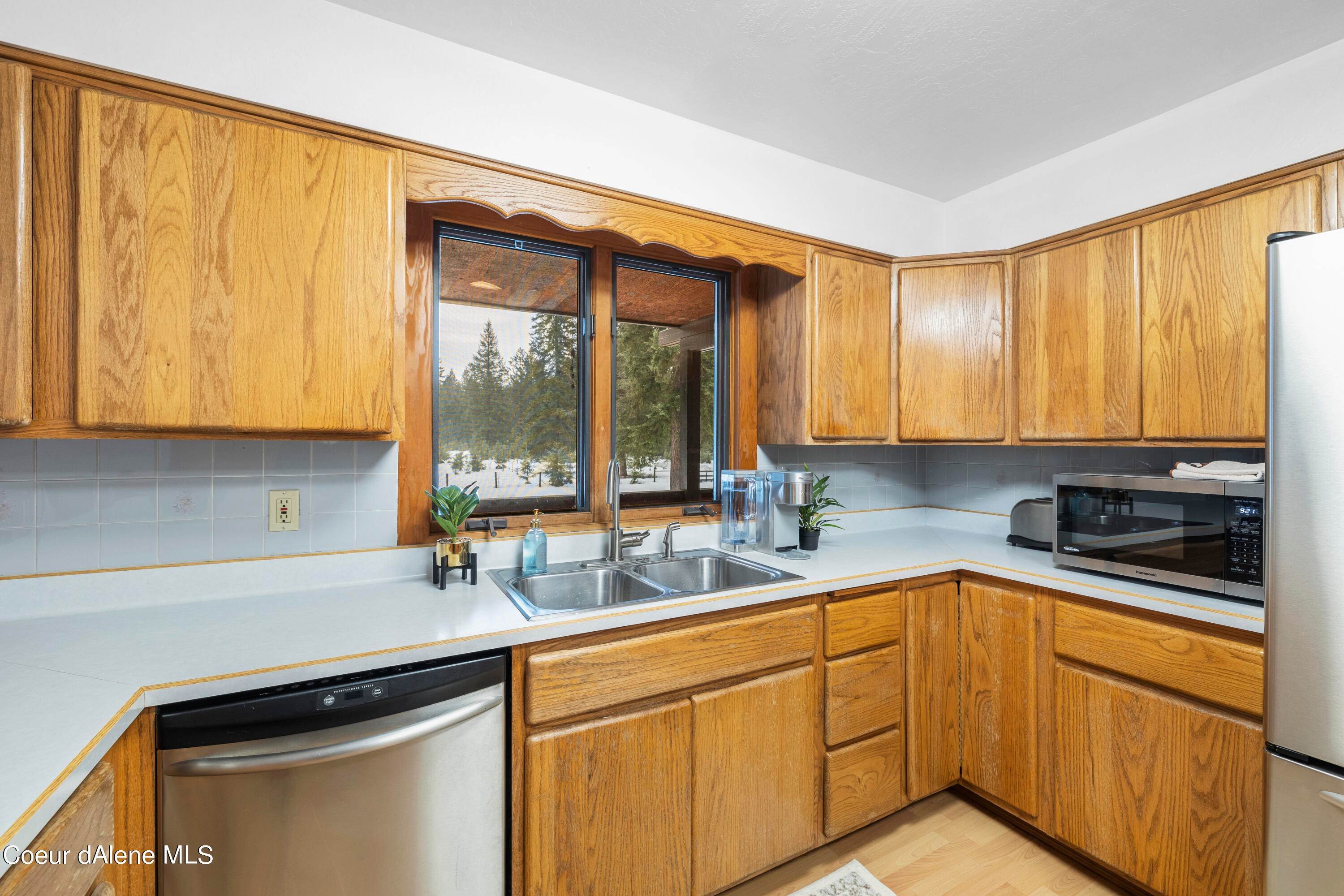 13. Single Family Homes for Sale at 24842 N CEDAR MOUNTAIN Road Athol, Idaho 83801 United States