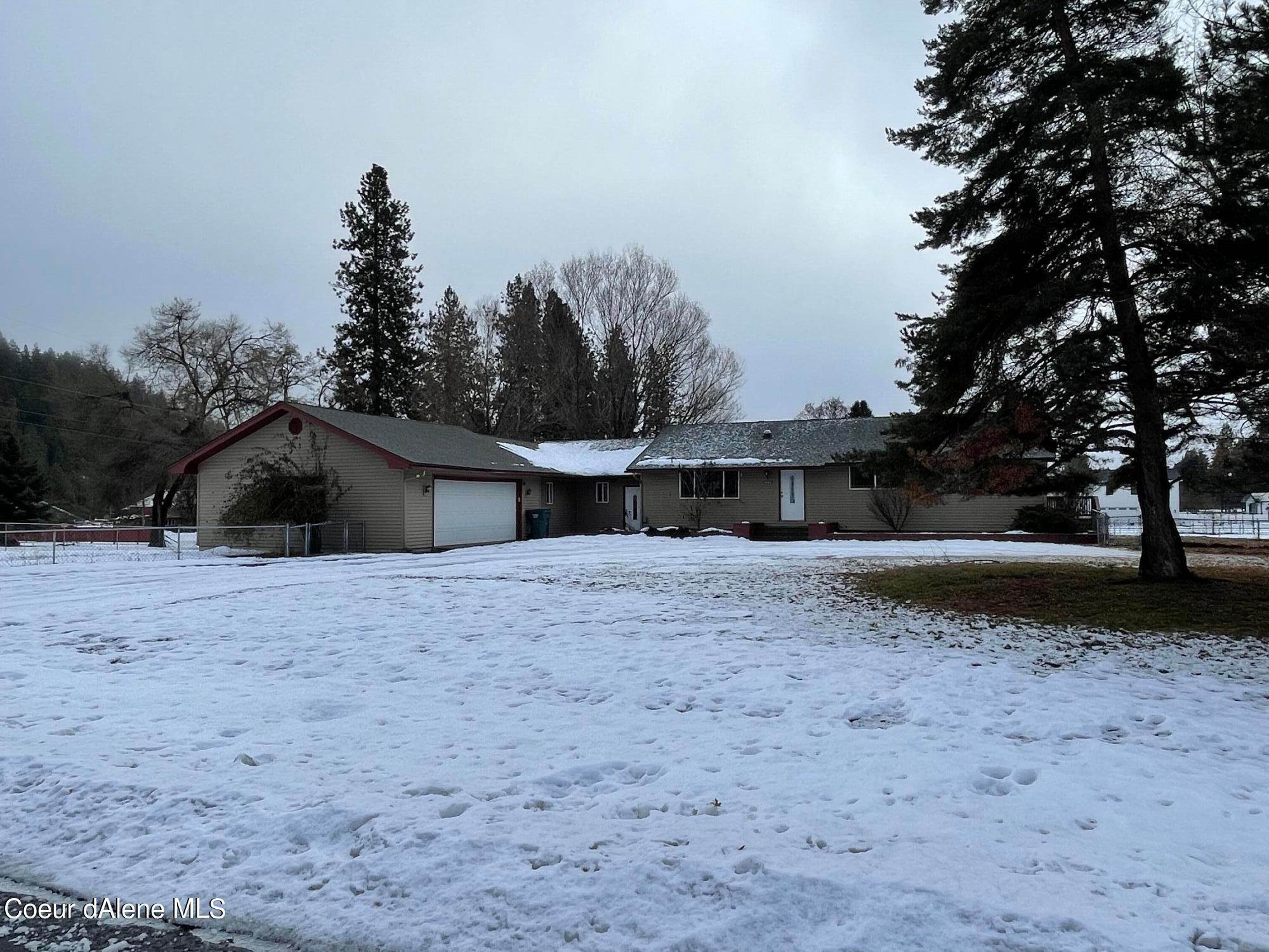 9. Single Family Homes for Sale at 1964 E WILBUR Avenue Dalton Gardens, Idaho 83815 United States