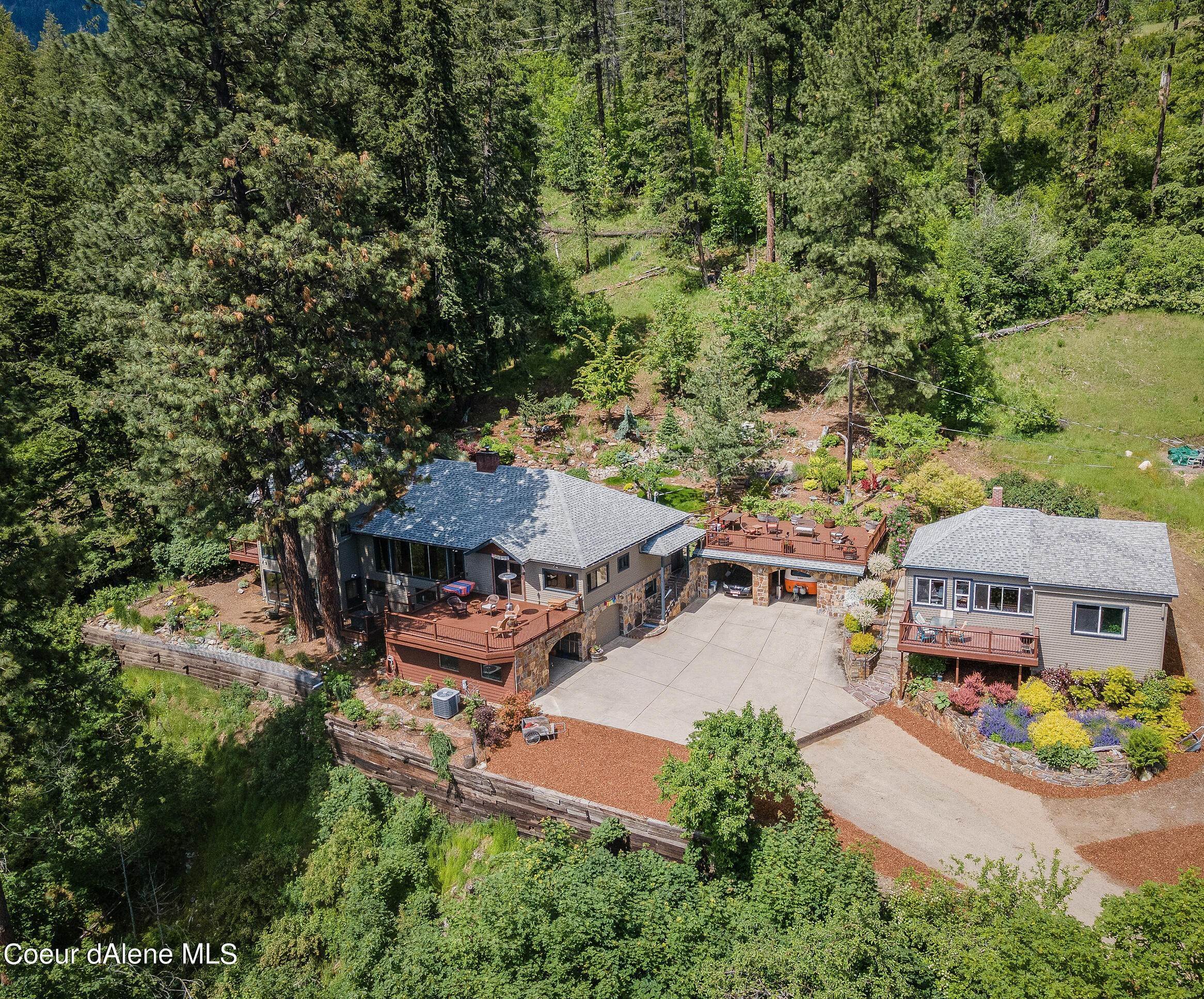 40. Single Family Homes for Sale at 140 Alpine Lane Hope, Idaho 83836 United States