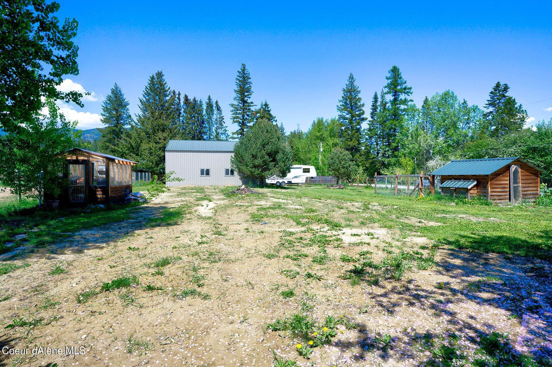 26. Single Family Homes for Sale at 14 Pinecrest Road Sandpoint, Idaho 83864 United States