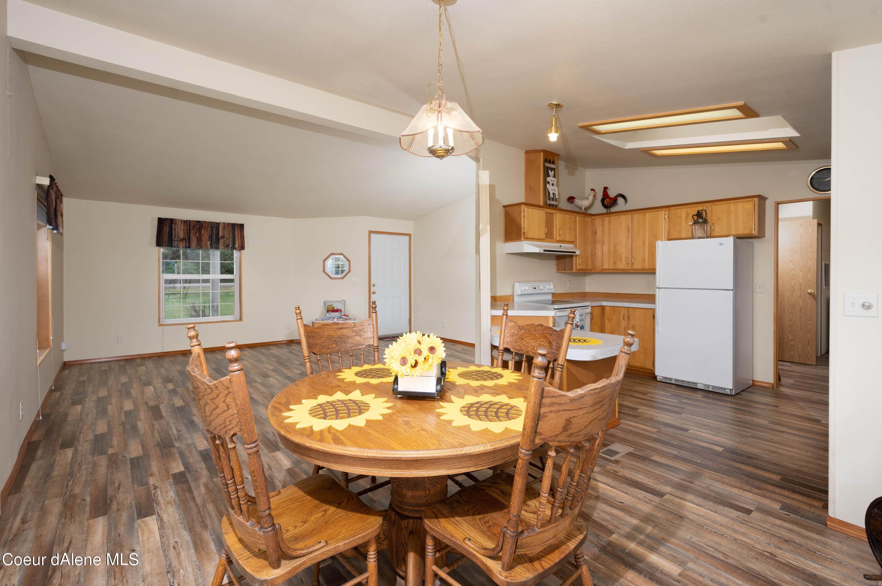 6. Single Family Homes for Sale at 6251 E. Poleline Avenue Post Falls, Idaho 83854 United States