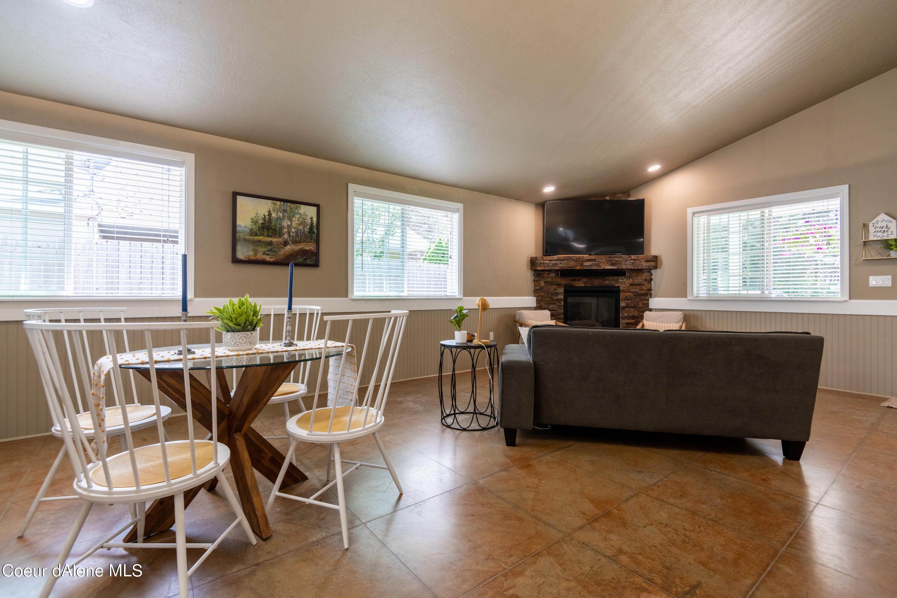 5. Single Family Homes for Sale at 32576 9th Avenue Spirit Lake, Idaho 83869 United States