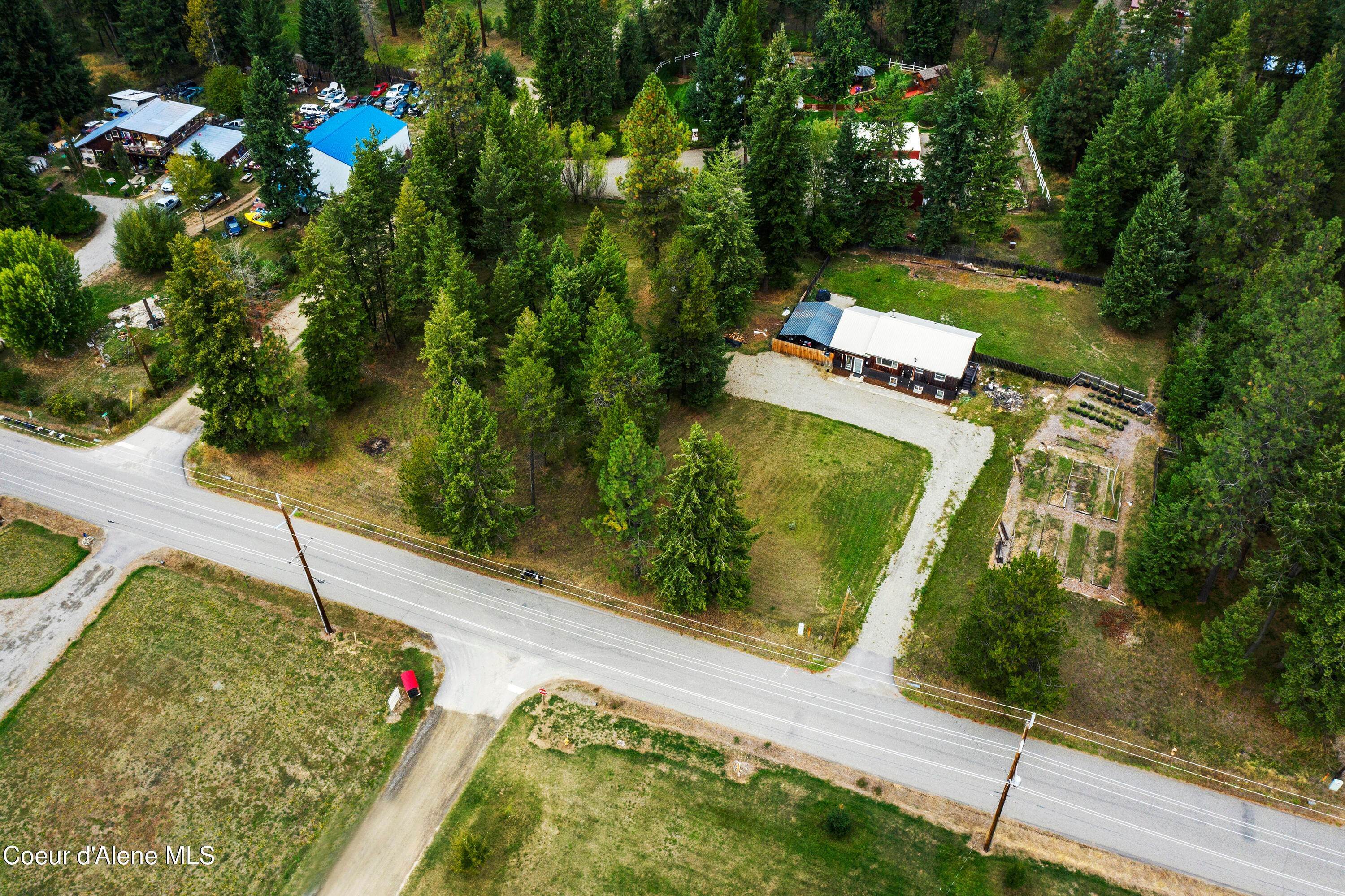 1. Single Family Homes for Sale at 2175 Roosevelt Road Moyie Springs, Idaho 83845 United States