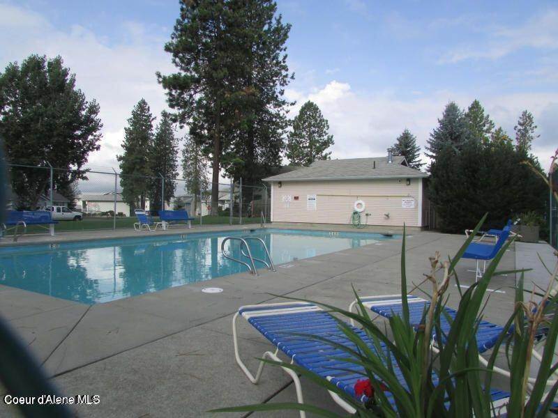 21. Single Family Homes for Sale at 8204 N RIDGEWOOD Drive Hayden, Idaho 83835 United States