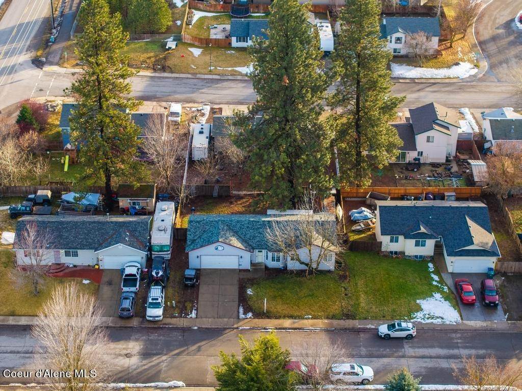 31. Single Family Homes for Sale at 6454 W Silverado Street Rathdrum, Idaho 83858 United States