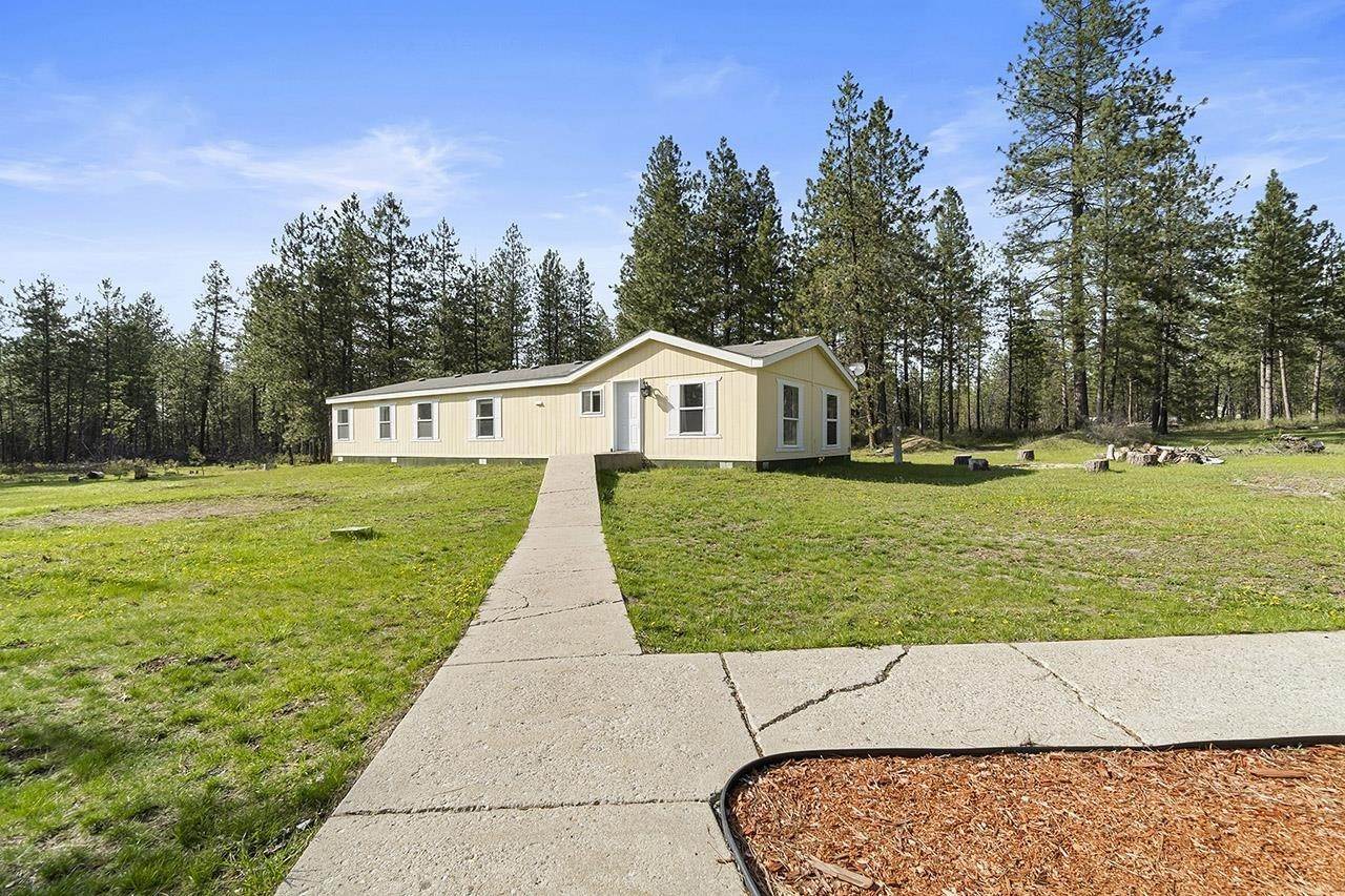 2. Single Family Homes for Sale at 41209 N Malachi Lane Elk, Washington 99009 United States