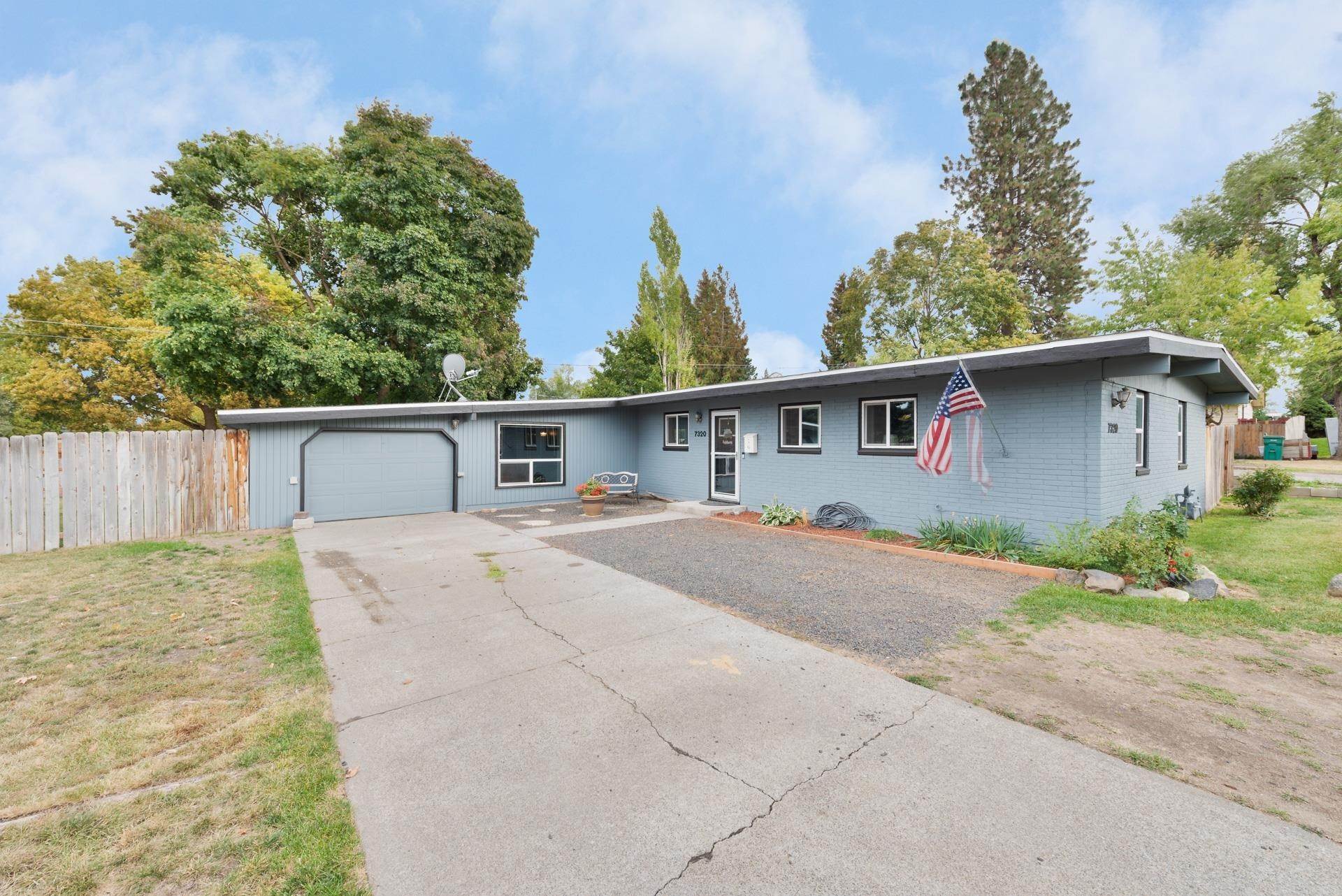 2. Single Family Homes for Sale at 7320 N Colton Street Spokane, Washington 99208 United States