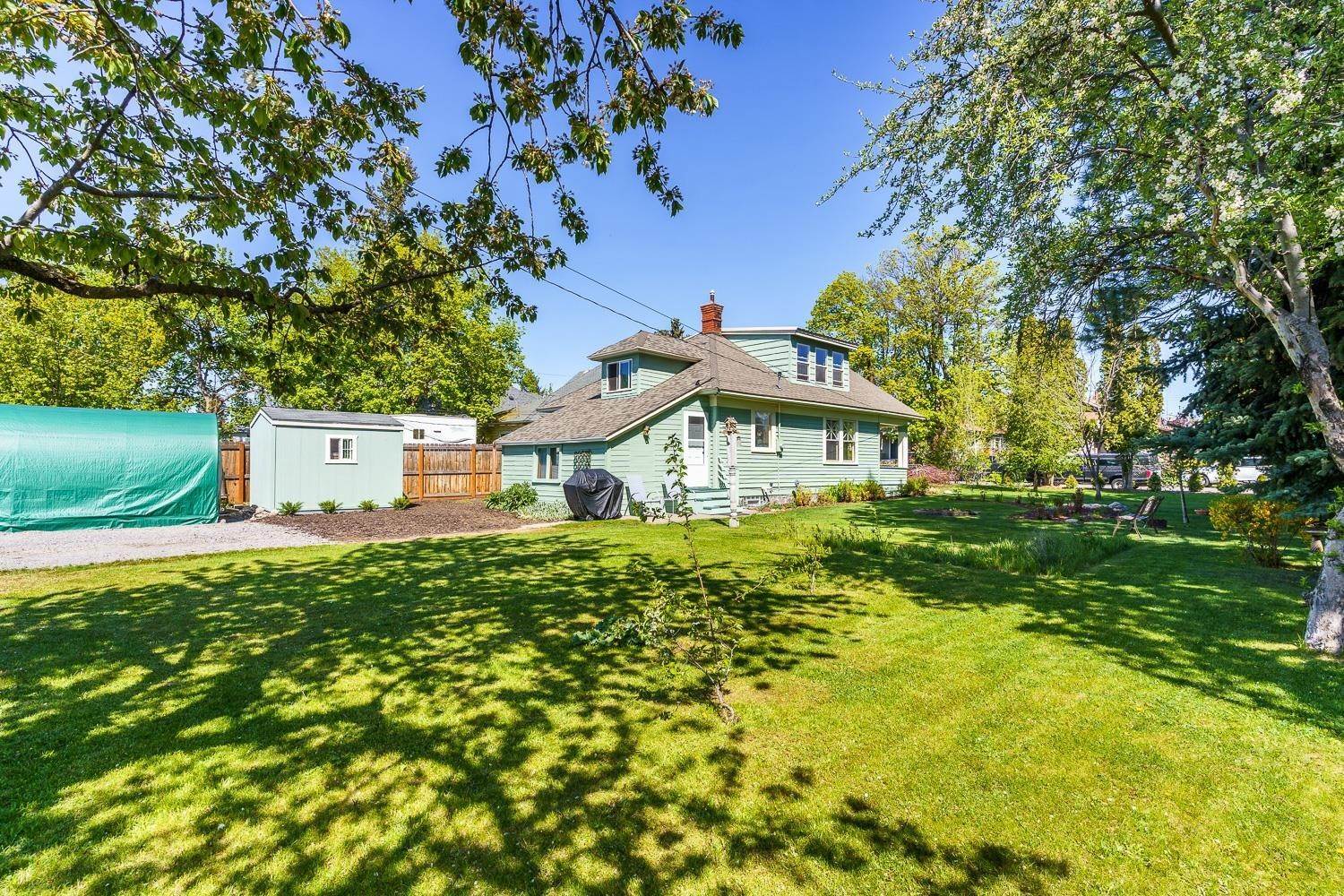 17. Single Family Homes for Sale at 2523 W College Avenue Spokane, Washington 99201 United States