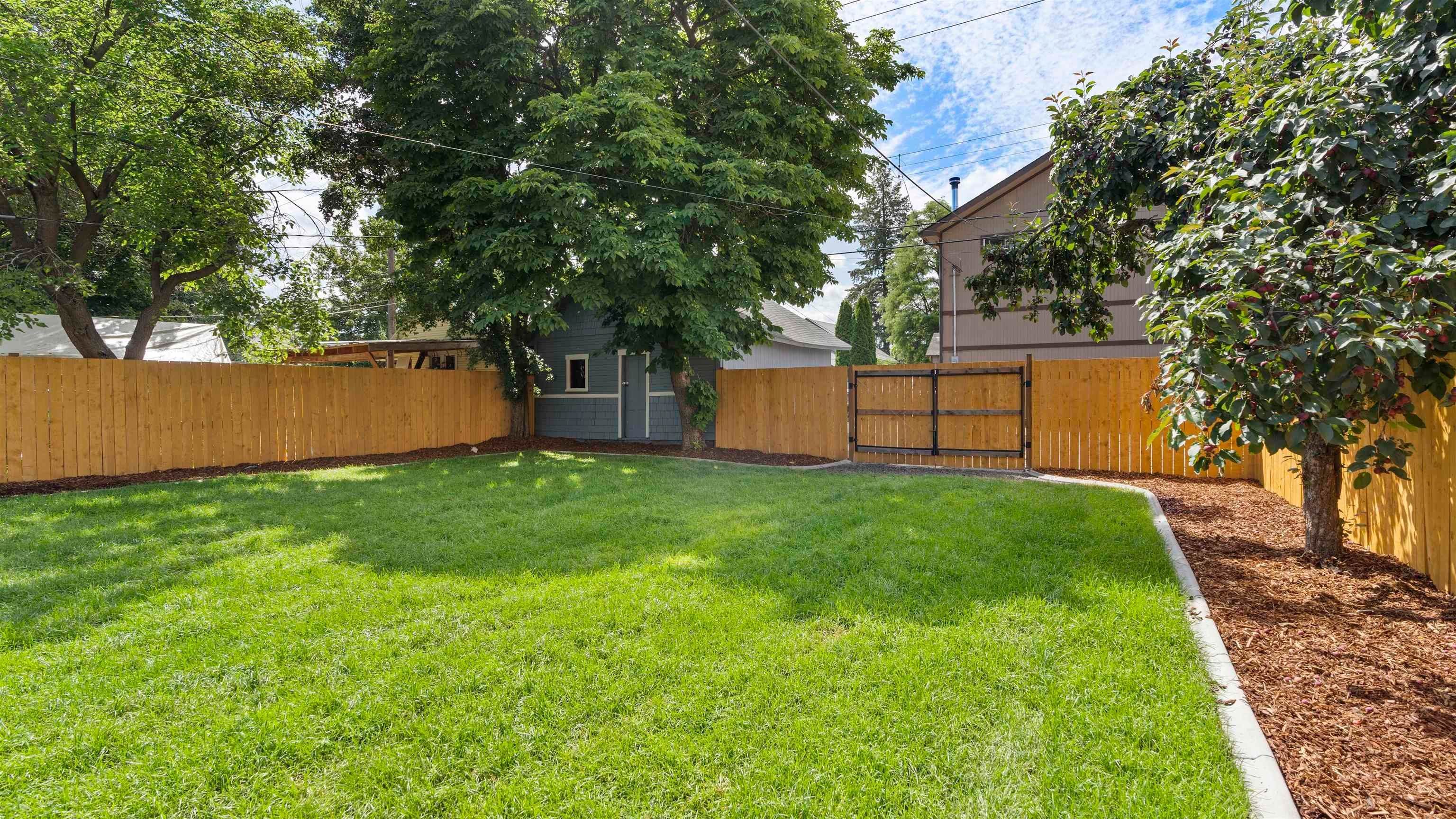 5. Single Family Homes for Sale at 1123 W Frederick Avenue Spokane, Washington 99205 United States