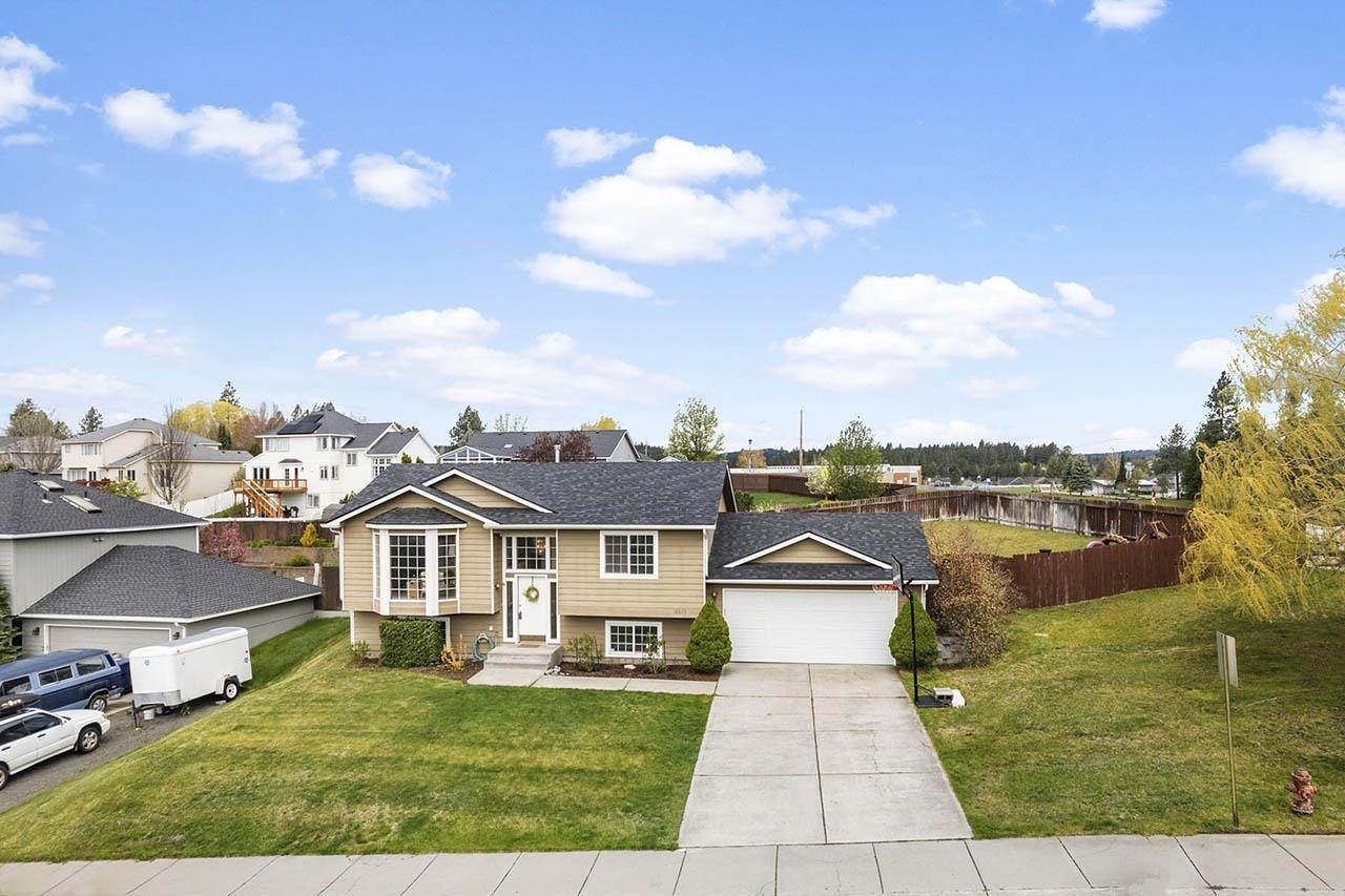 2. Single Family Homes for Sale at 16619 N Morton Drive Spokane, Washington 99208 United States