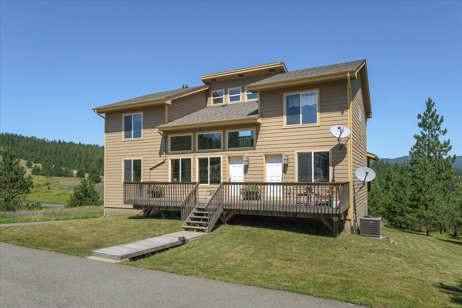6. Single Family Homes for Sale at 15122 E Horton Road Rockford, Washington 99030 United States