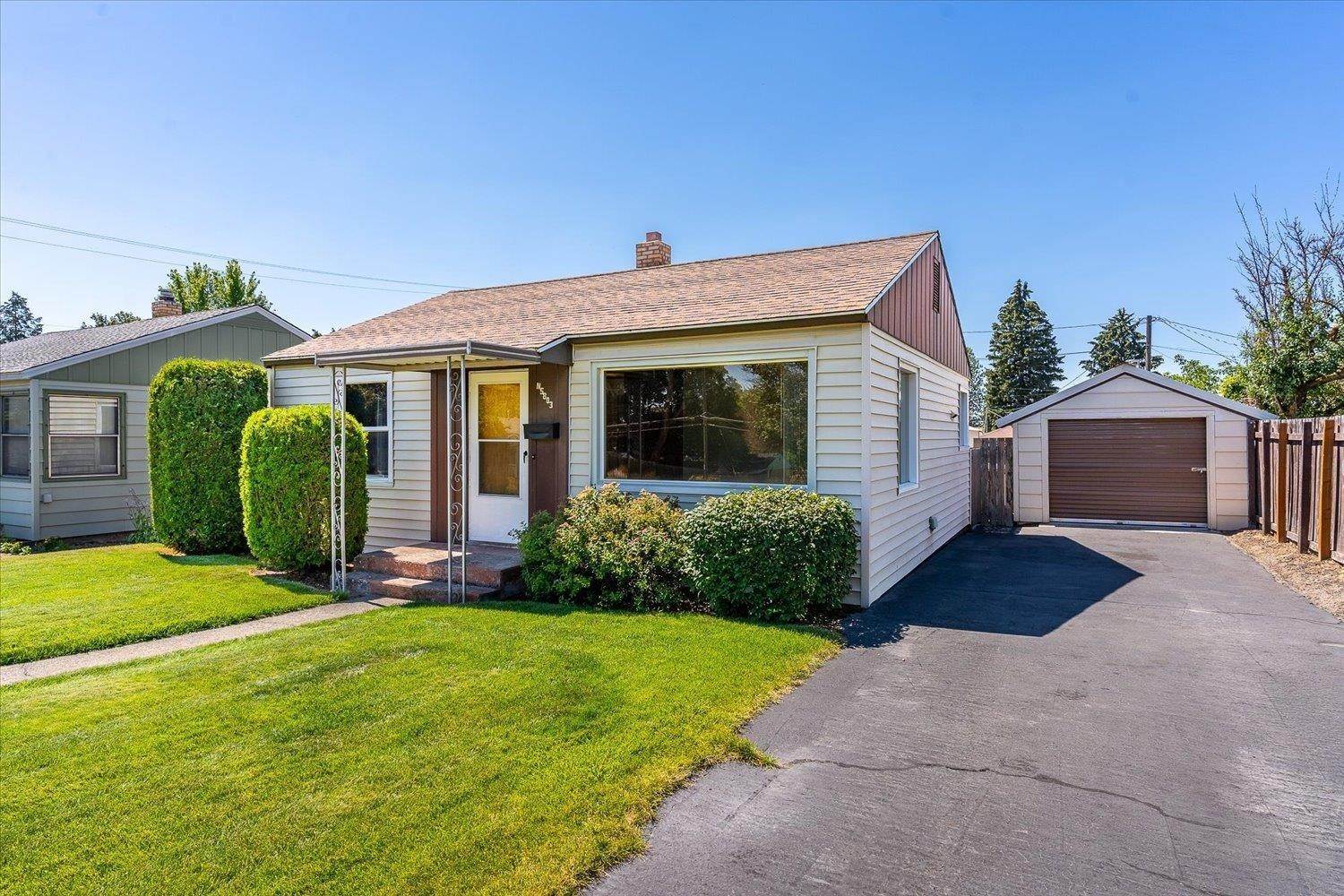 Single Family Homes for Sale at 5803 N Loma Drive Spokane, Washington 99205 United States
