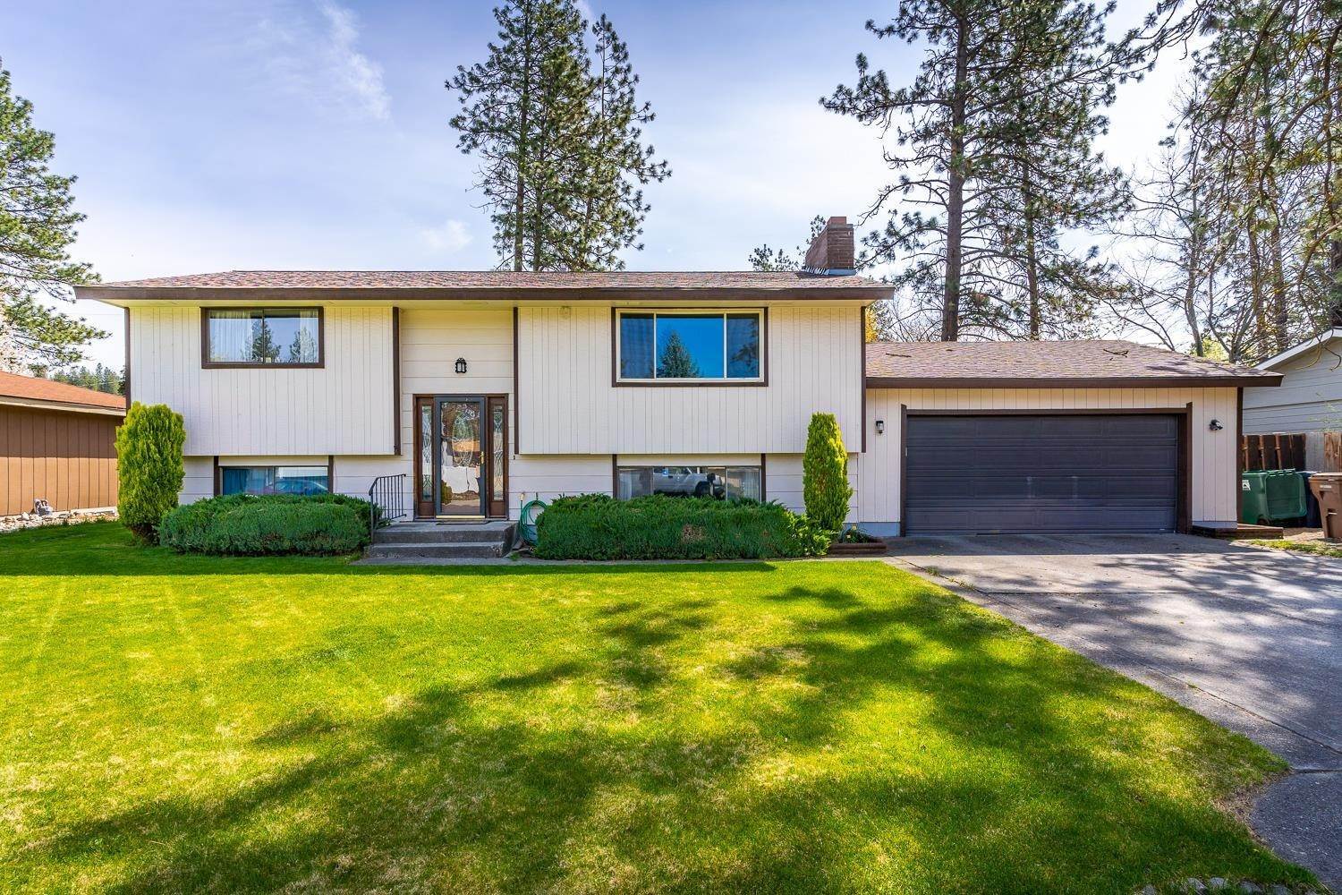 Single Family Homes for Sale at 6520 N Victor Street Spokane, Washington 99208 United States