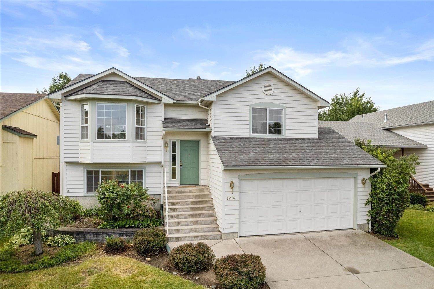 3. Single Family Homes for Sale at 3216 E 42nd Avenue Spokane, Washington 99223 United States