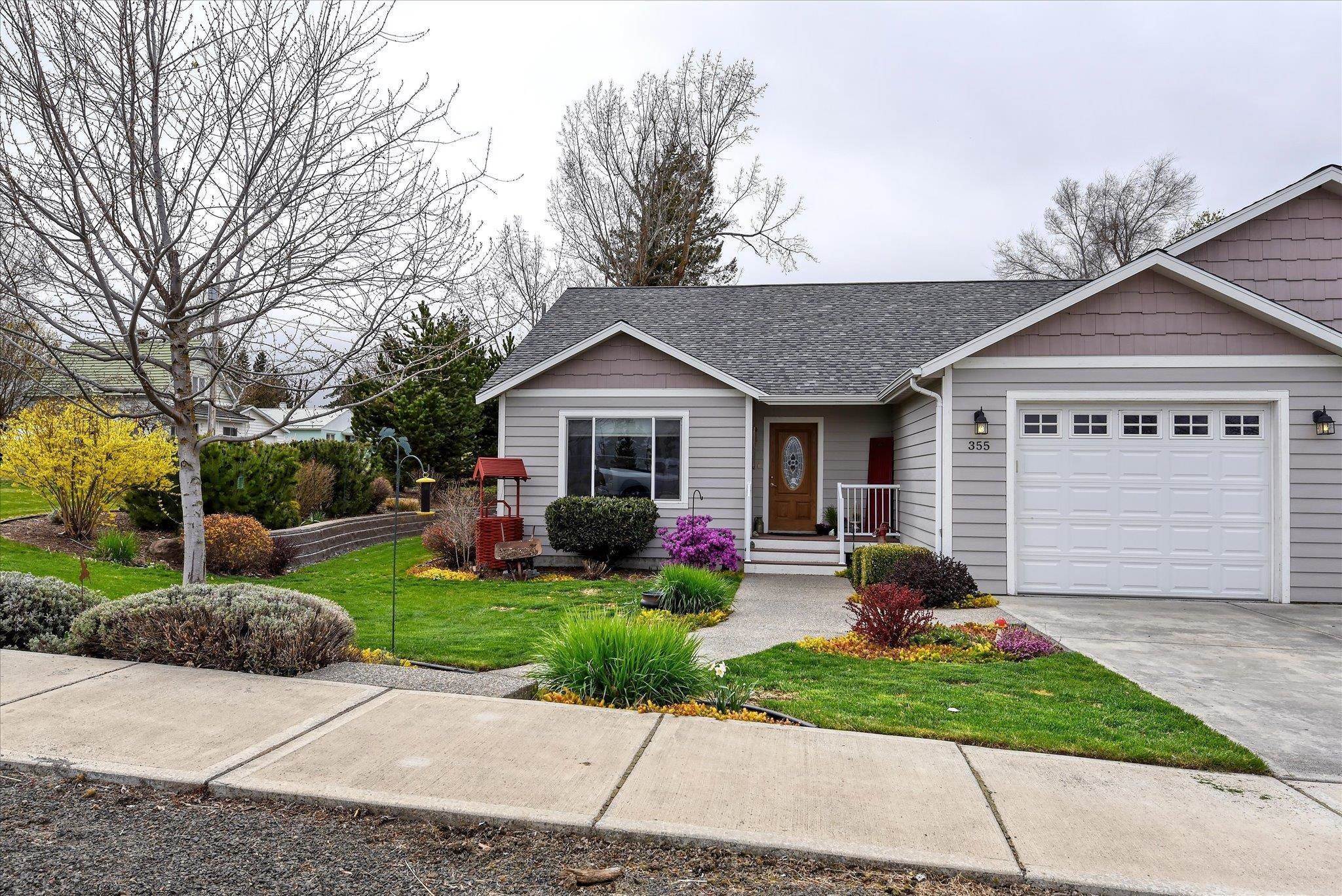 3. Single Family Homes for Sale at 345 S Aspen Street Reardan, Washington 99029 United States