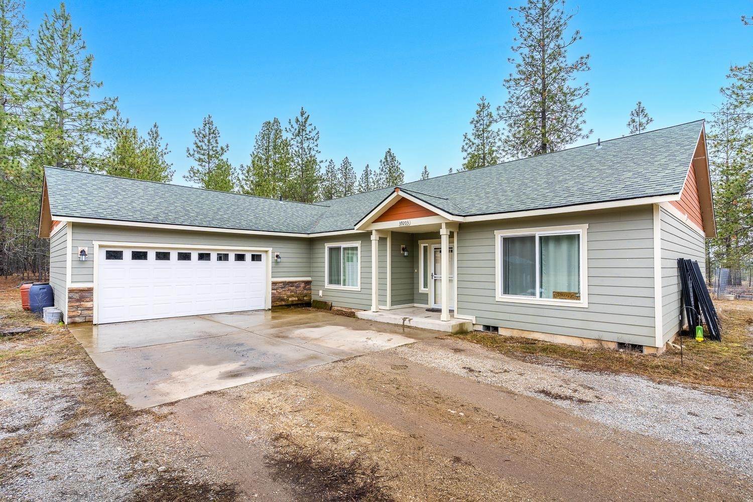 Single Family Homes for Sale at 39203 N May Lane Elk, Washington 99009 United States