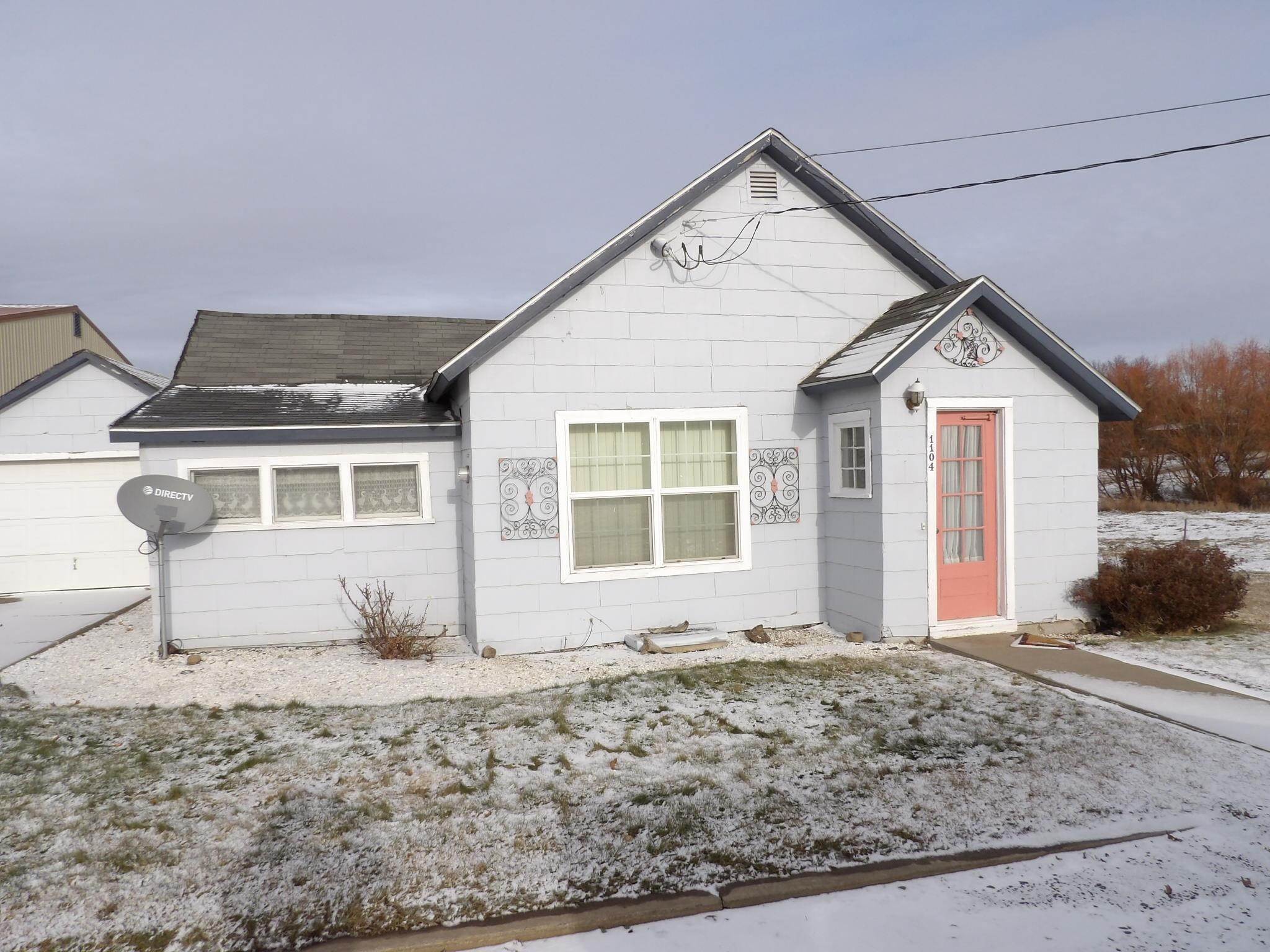 1. Single Family Homes for Sale at 1104 Logan Street Davenport, Washington 99122 United States