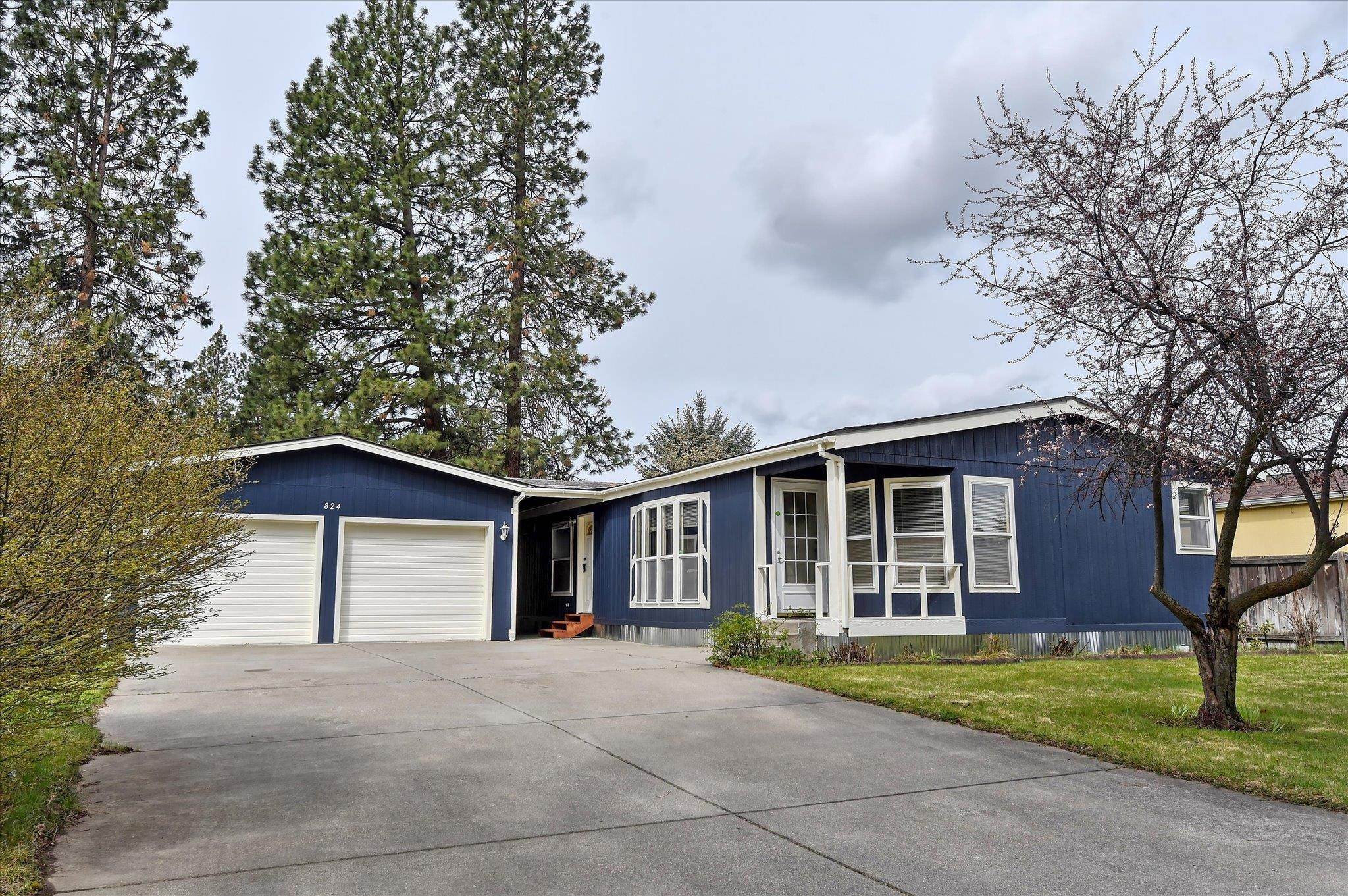 1. Single Family Homes for Sale at 824 S Willamette Street Spokane Valley, Washington 99212 United States