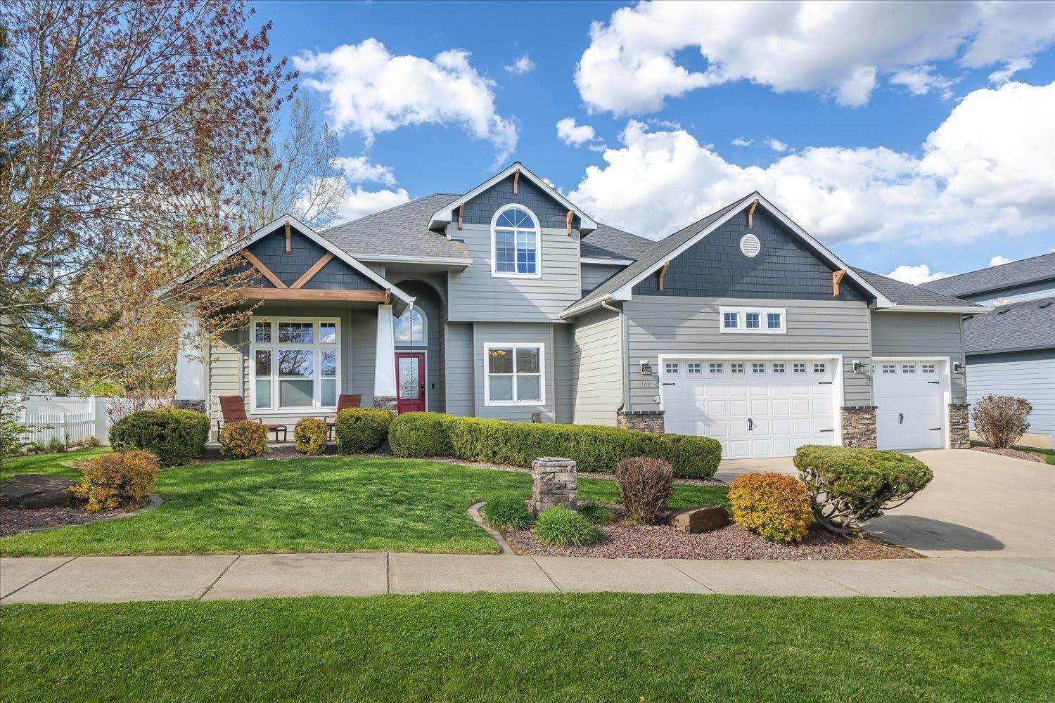 2. Single Family Homes for Sale at 1308 W Chaucer Avenue Spokane, Washington 99208 United States