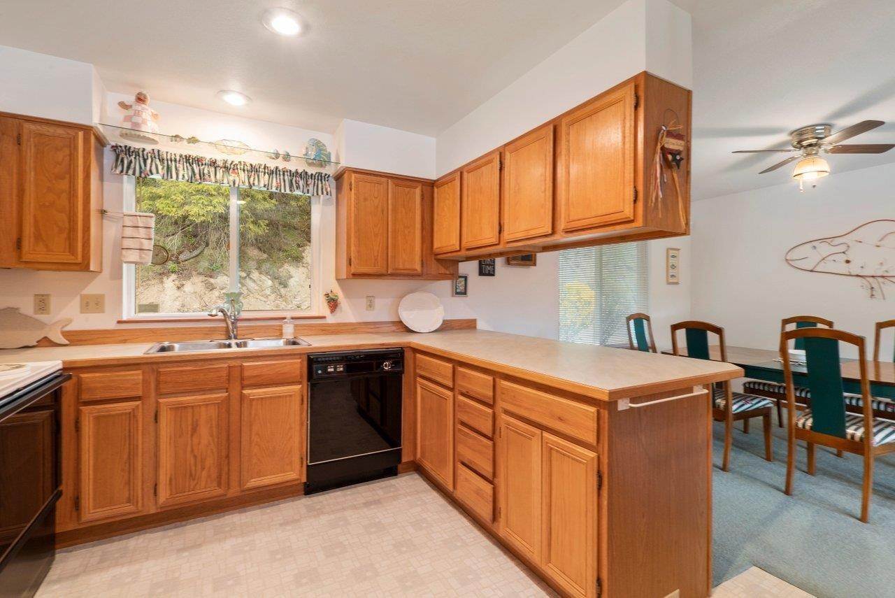 6. Single Family Homes for Sale at 46247 Larson Beach Road Loon Lake, Washington 99148 United States