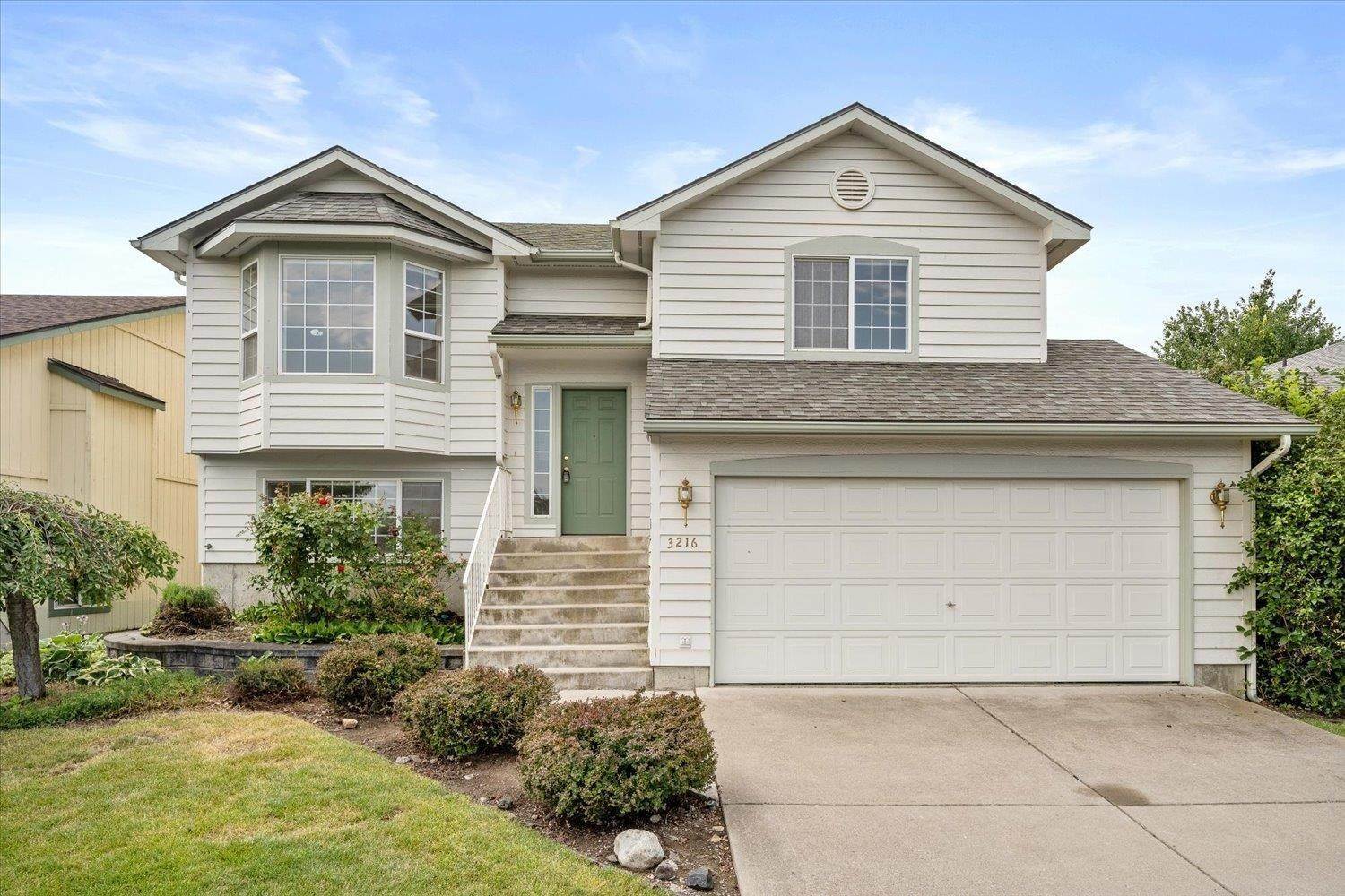 6. Single Family Homes for Sale at 3216 E 42nd Avenue Spokane, Washington 99223 United States