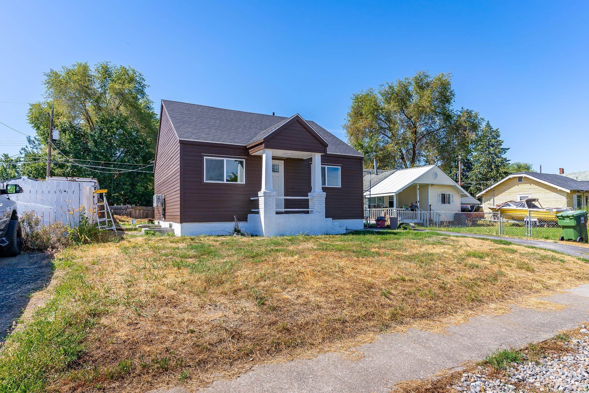 18. Single Family Homes for Sale at 2530 E Everett Avenue Spokane, Washington 99217 United States