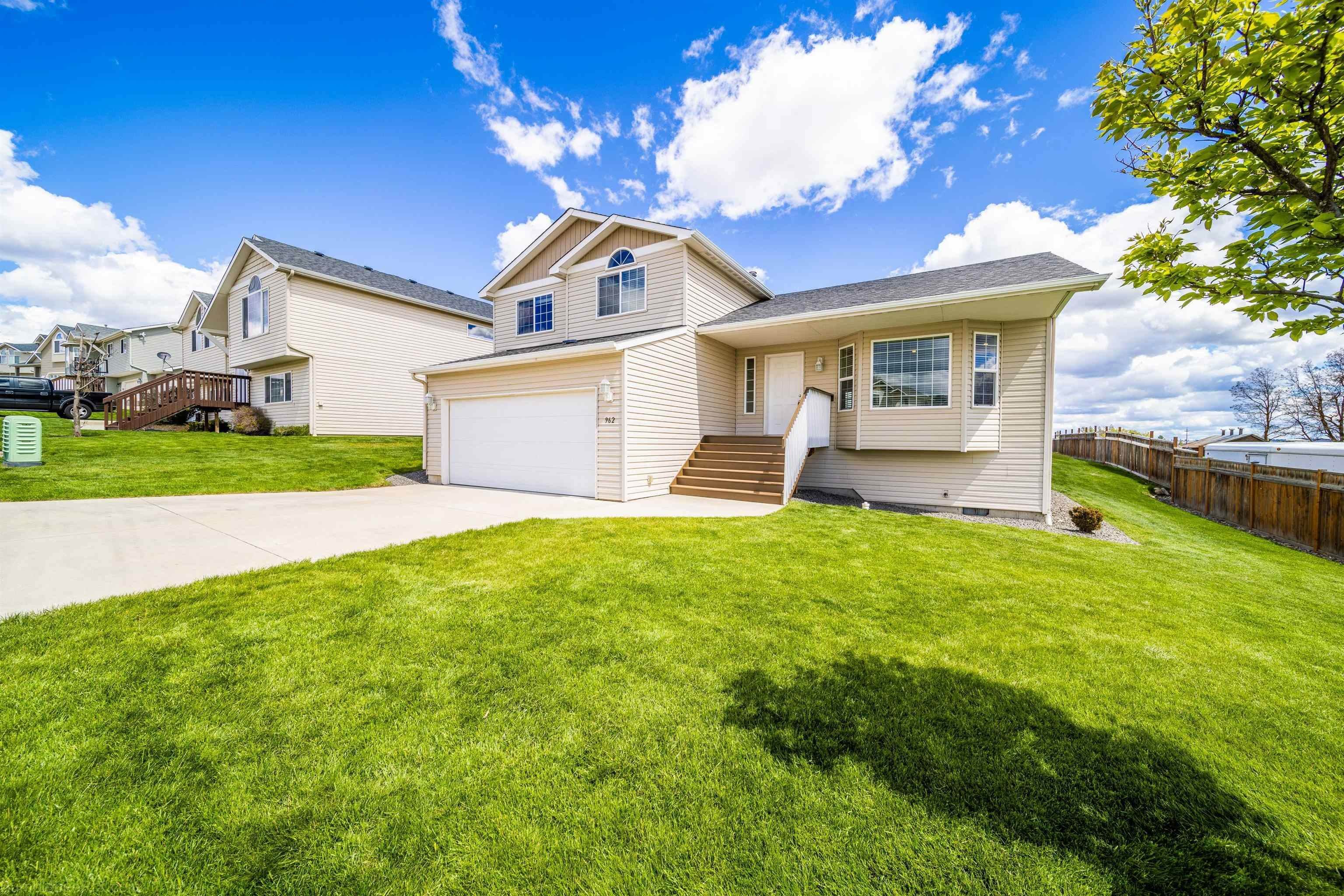 2. Single Family Homes for Sale at 962 N Fox Ridge Road Medical Lake, Washington 99022 United States