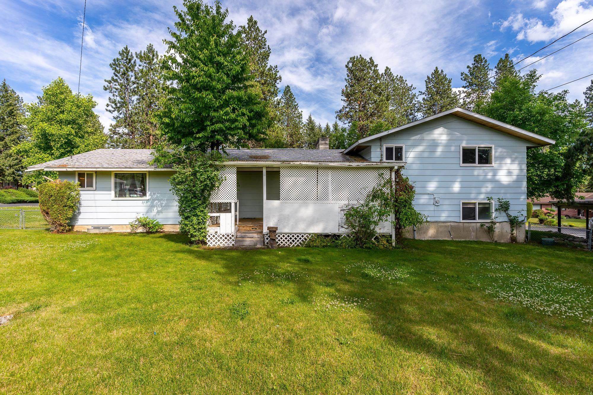 19. Single Family Homes for Sale at 13701 E Redlin Drive Spokane, Washington 99216 United States