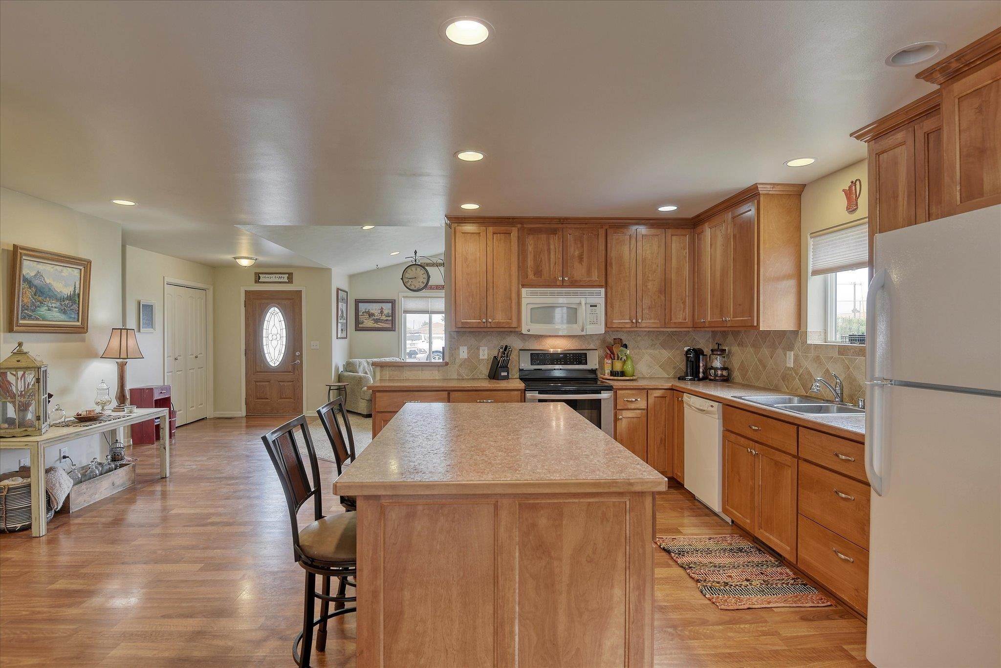 8. Single Family Homes for Sale at 345 S Aspen Street Reardan, Washington 99029 United States