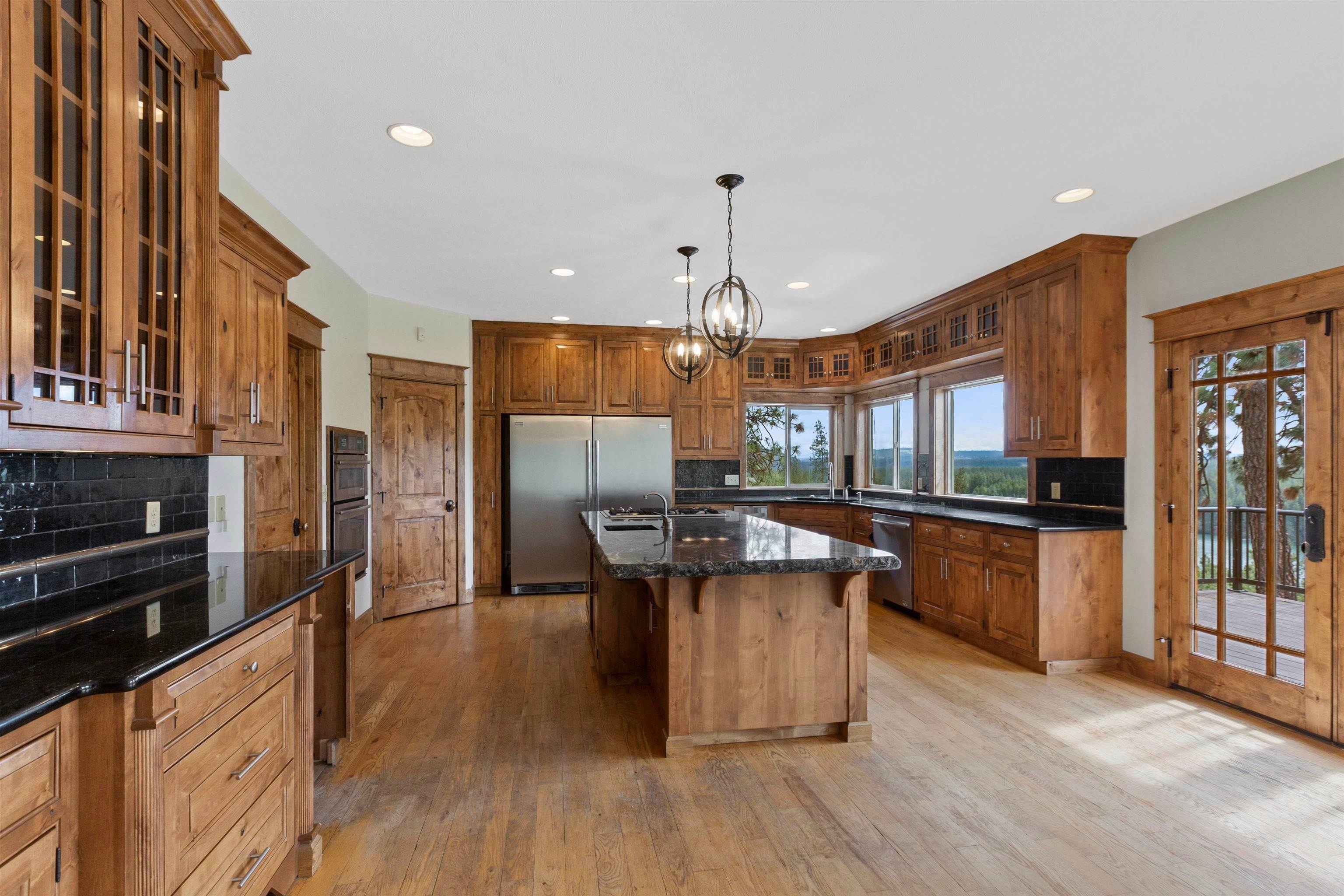8. Single Family Homes for Sale at 12402 Osprey Way Nine Mile Falls, Washington 99026 United States