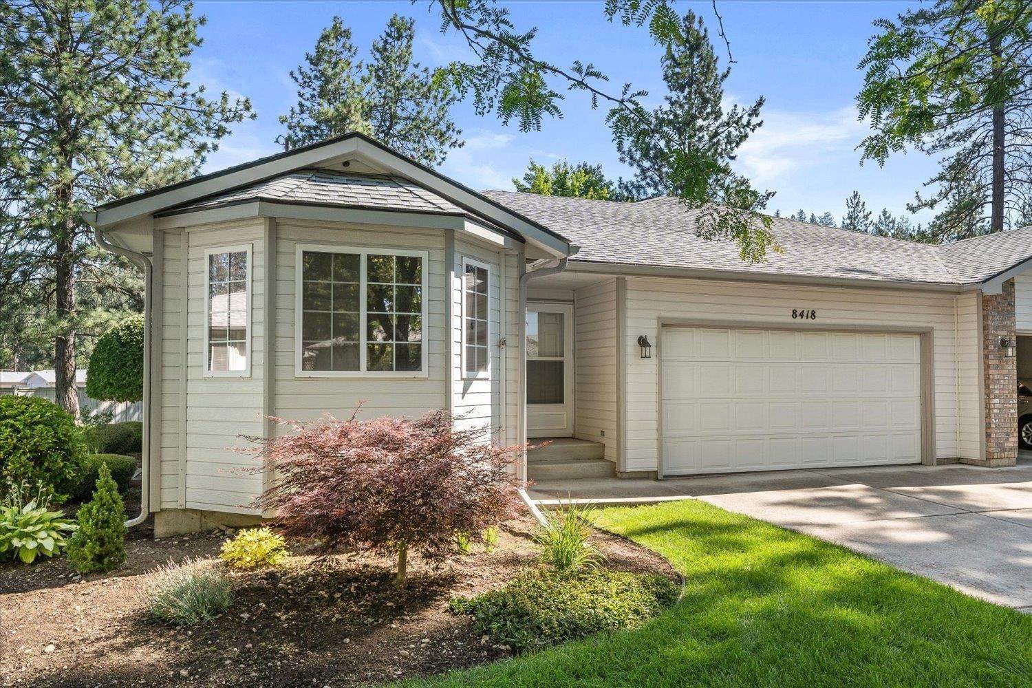 3. Single Family Homes for Sale at 8418 N Pine Meadows Lane Nine Mile Falls, Washington 99026 United States