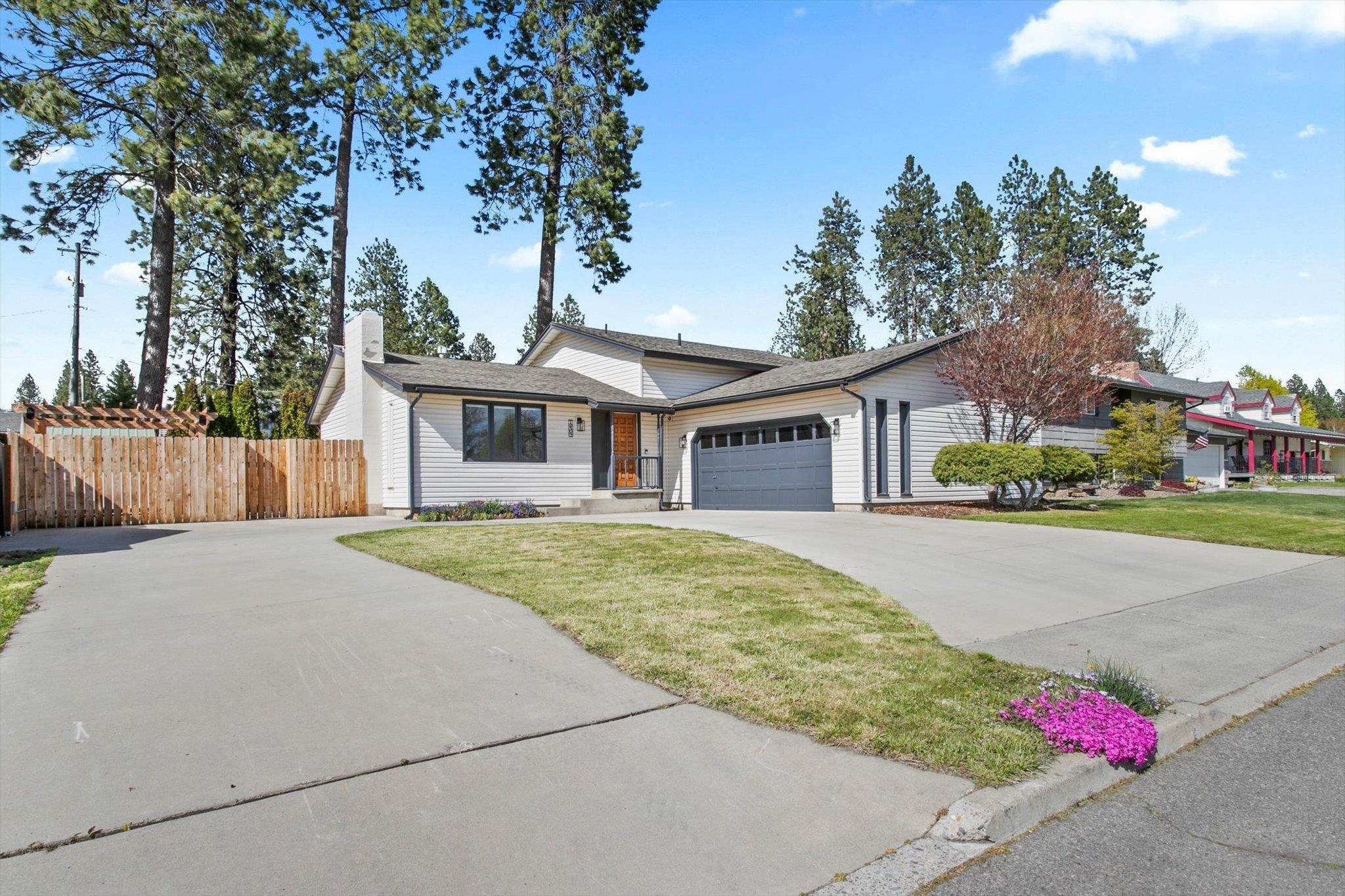 3. Single Family Homes for Sale at 12503 E 26th Avenue Spokane, Washington 99216 United States