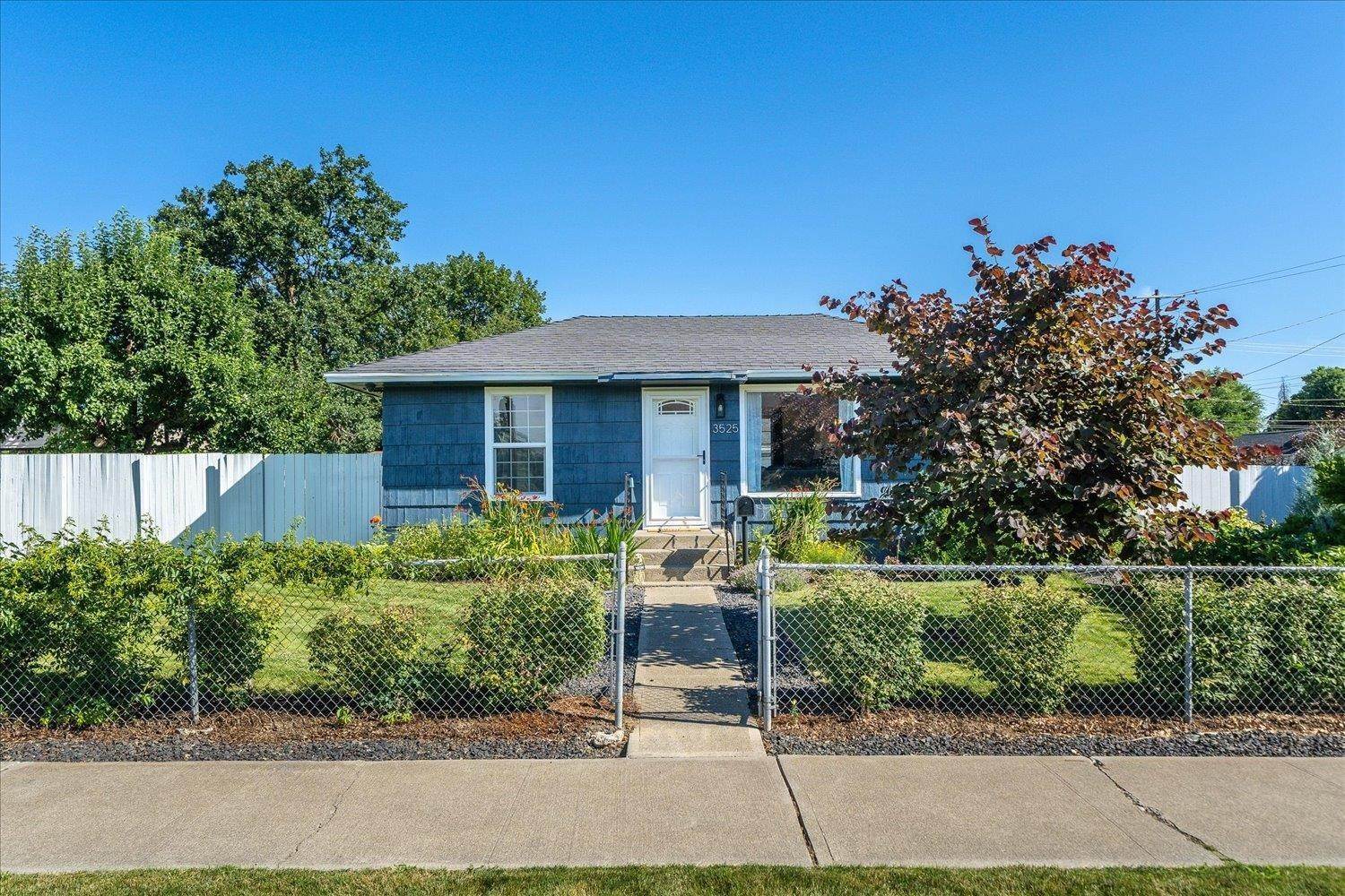 1. Single Family Homes for Sale at 3525 E 30th Avenue Spokane, Washington 99223 United States