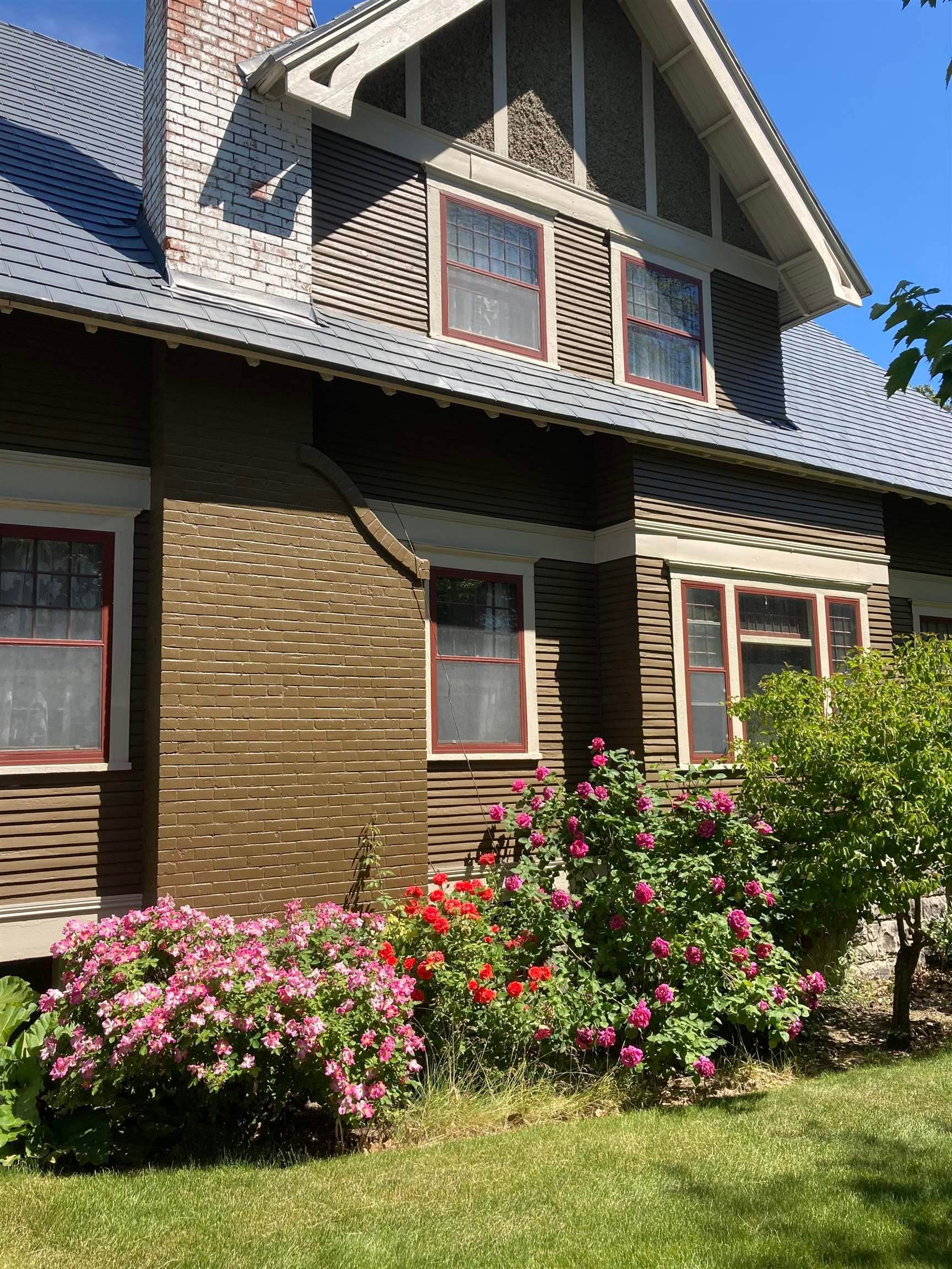 4. Single Family Homes for Sale at 1333 S Mcclellan Street Spokane, Washington 99204 United States
