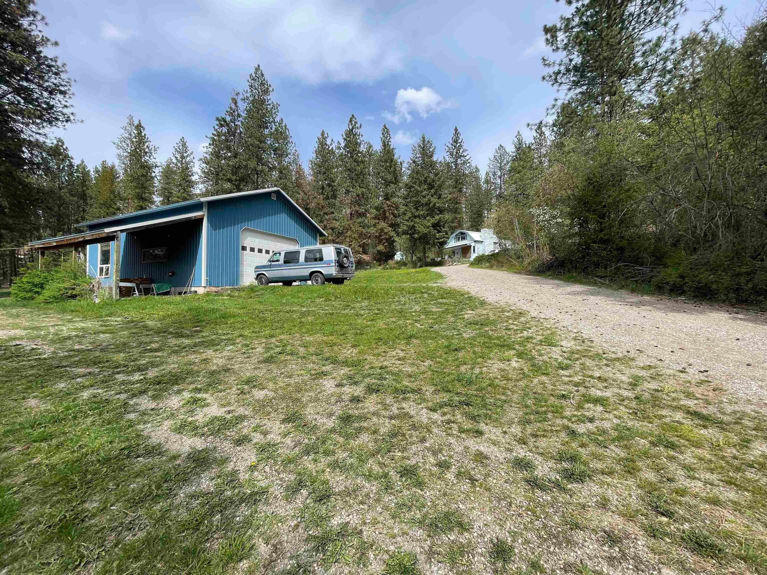 16. Single Family Homes for Sale at 923 Old Highway 12 Mile Road Colville, Washington 99114 United States