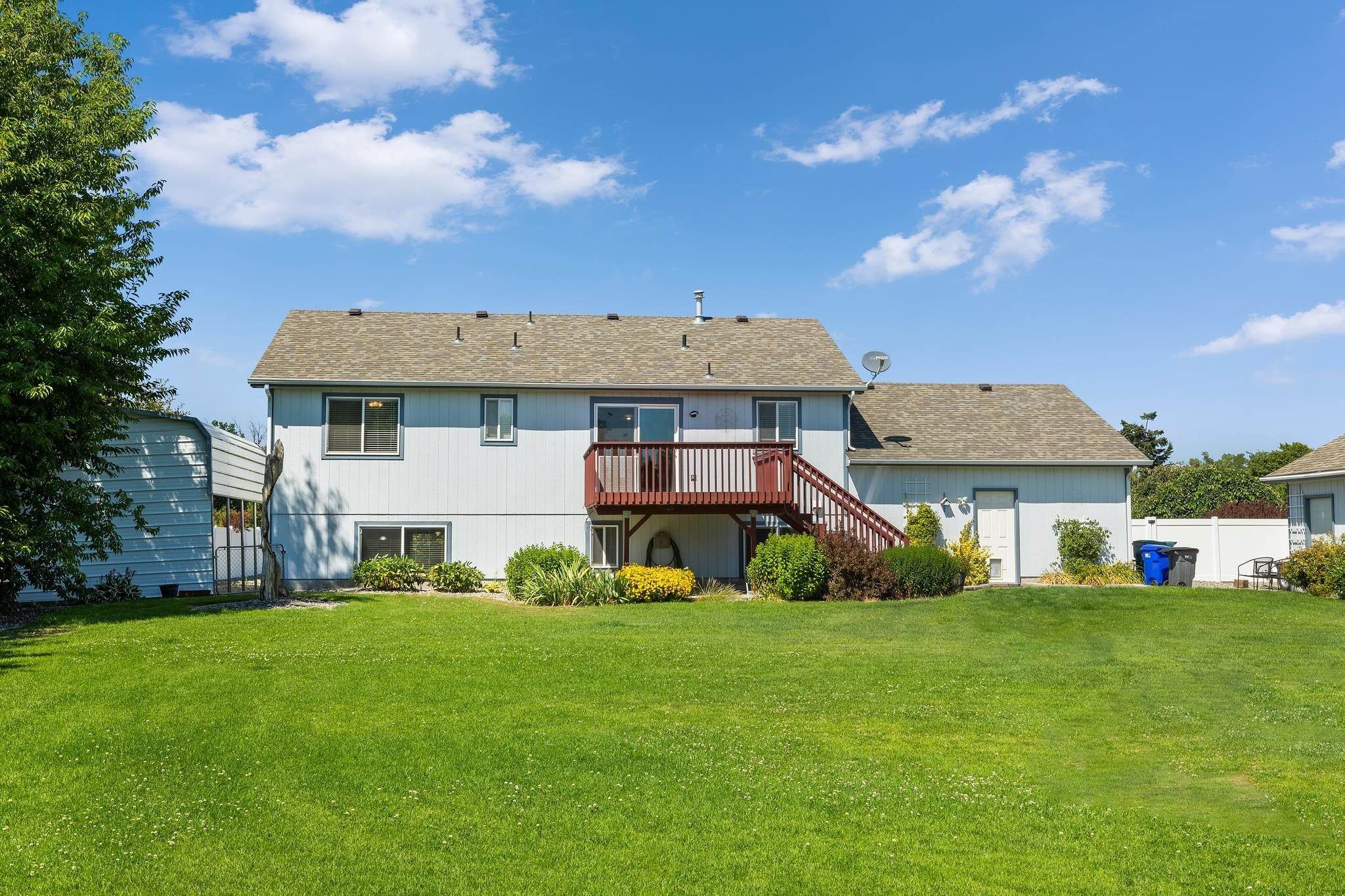 7. Single Family Homes for Sale at 17802 E Olive Lane Spokane Valley, Washington 99016 United States