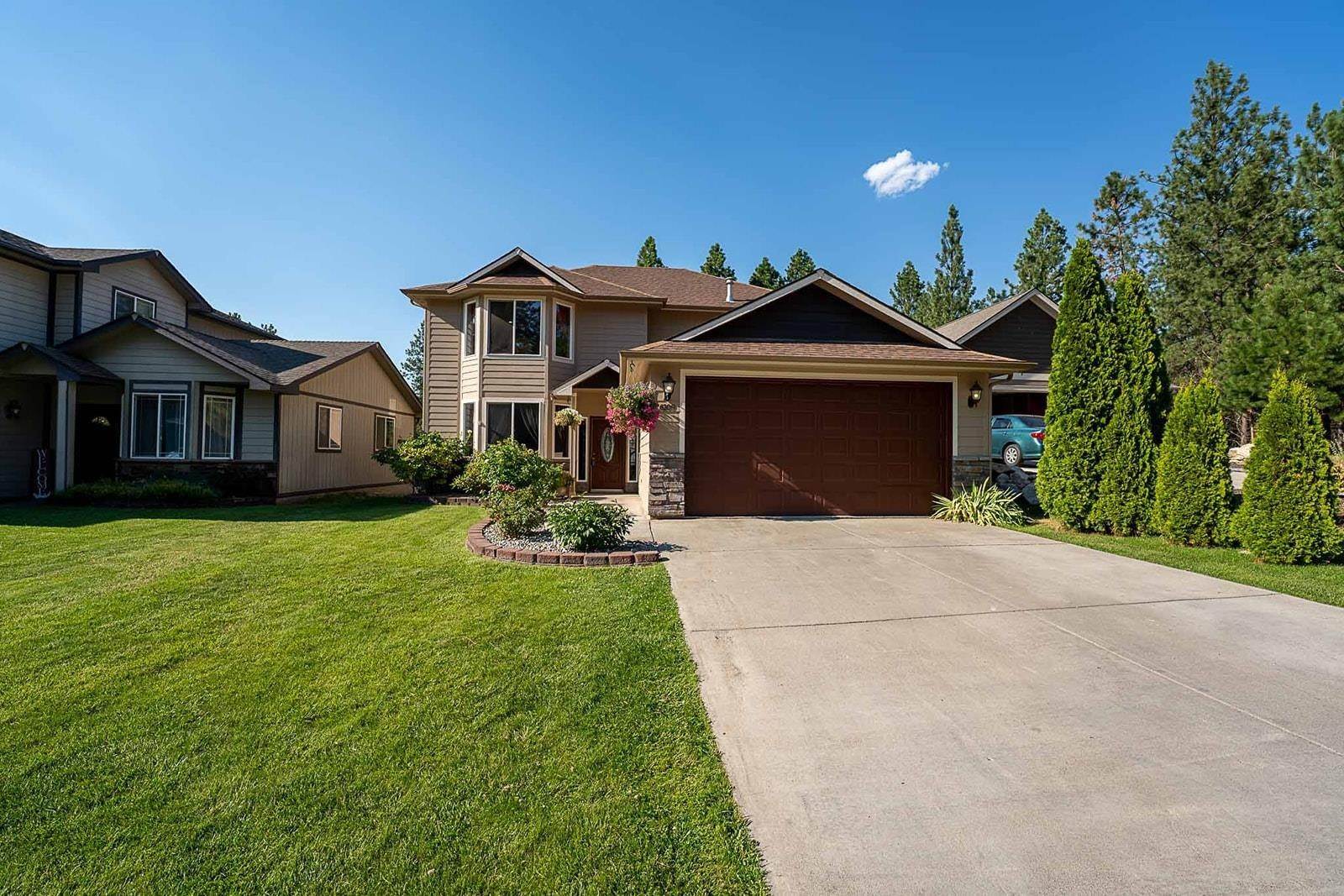 2. Single Family Homes for Sale at 6109 E 14th Lane Spokane Valley, Washington 99212 United States