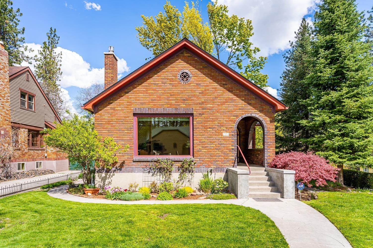 3. Single Family Homes for Sale at 704 W 17th Avenue Spokane, Washington 99203 United States