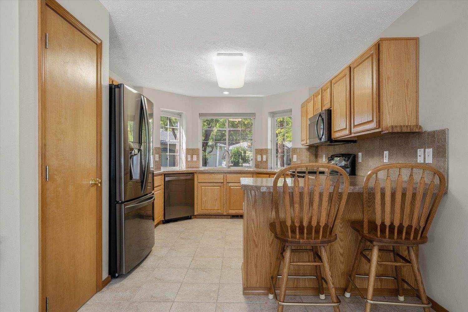 9. Single Family Homes for Sale at 8418 N Pine Meadows Lane Nine Mile Falls, Washington 99026 United States