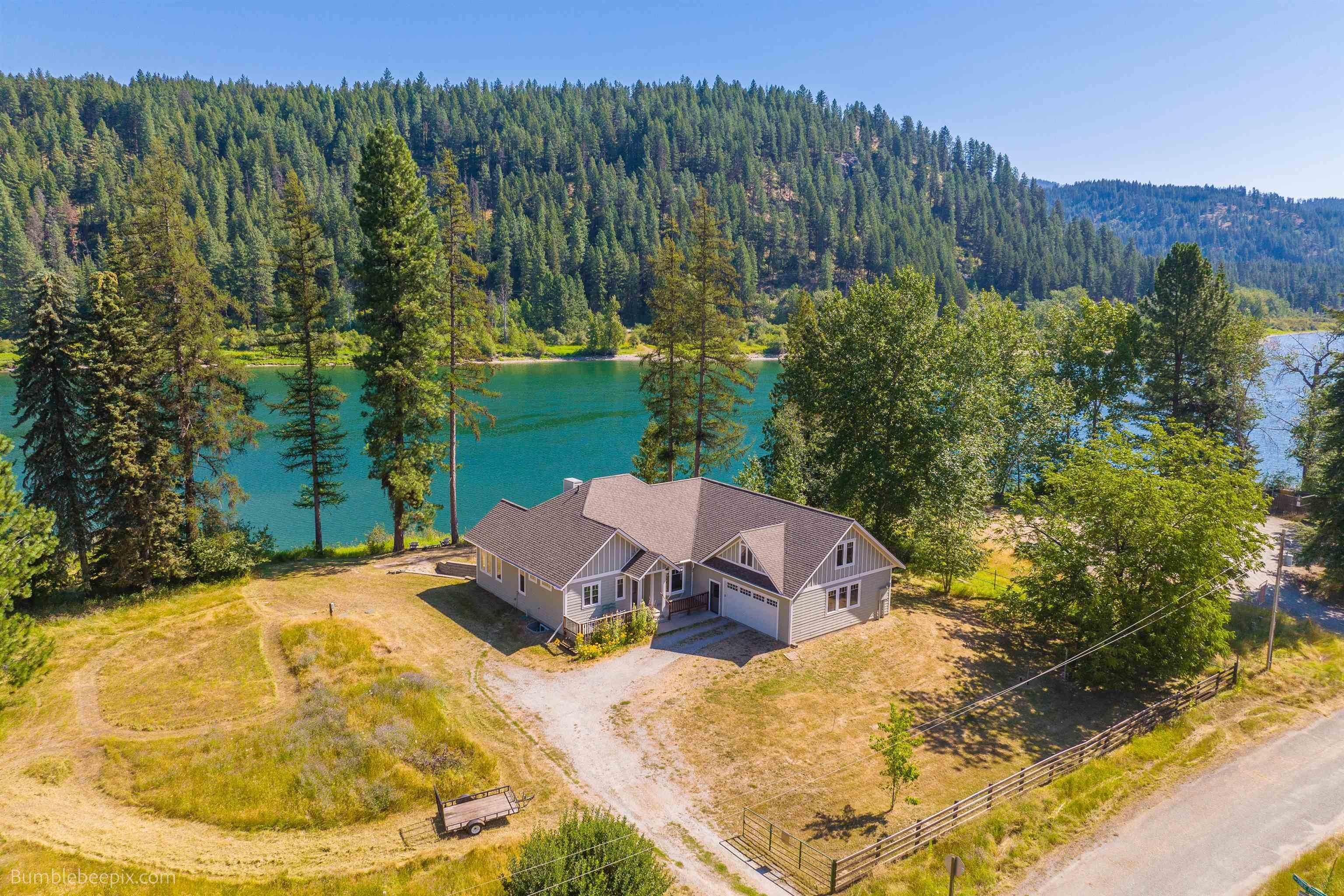 1. Single Family Homes for Sale at 403911 Highway Highway 20 Hwy Cusick, Washington 99119 United States