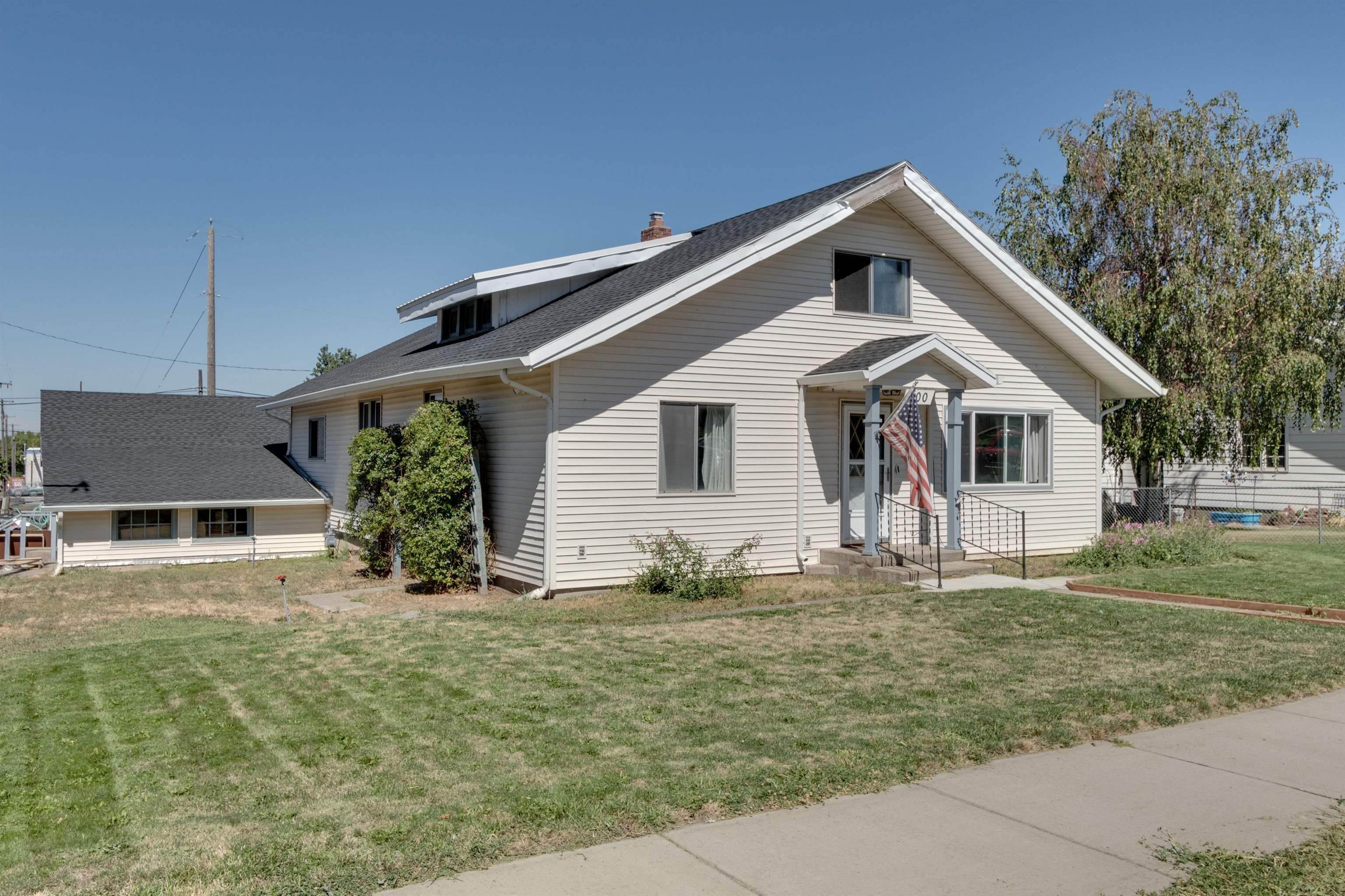 Single Family Homes for Sale at 100 E Spokane Avenue Reardan, Washington 99029 United States