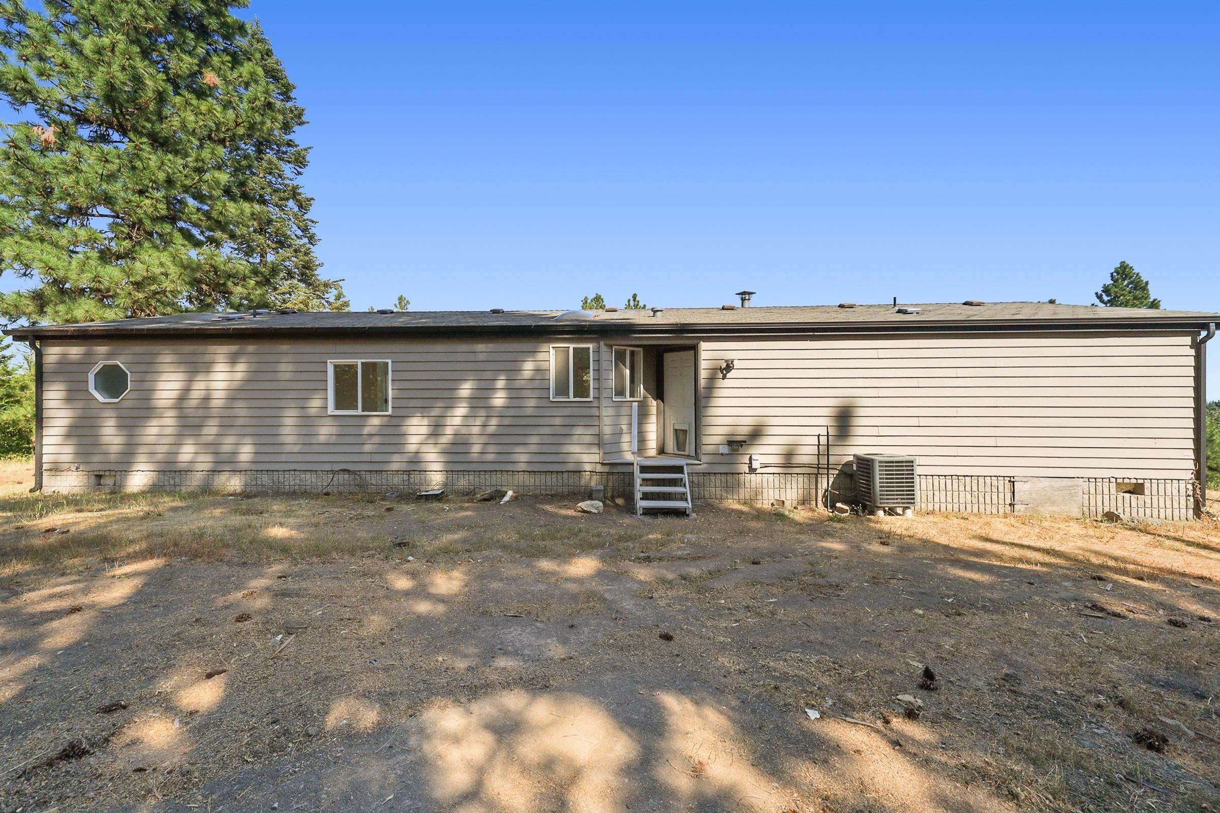 17. Single Family Homes for Sale at 11231 N Judkins Lane Spokane, Washington 99217 United States