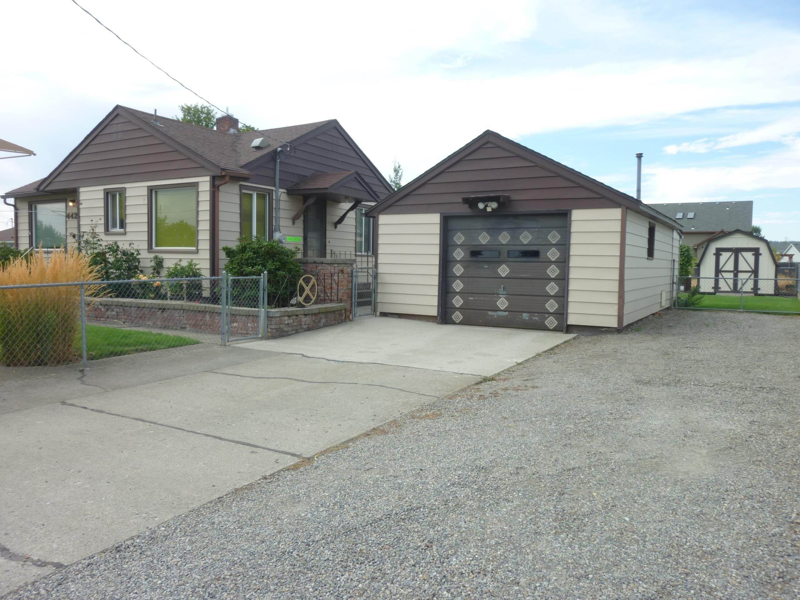 7. Single Family Homes for Sale at 4423 N Farr Road Spokane, Washington 99206 United States