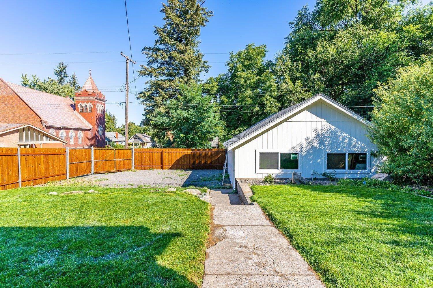 20. Single Family Homes for Sale at 1601 E 12th Avenue Spokane, Washington 99202 United States