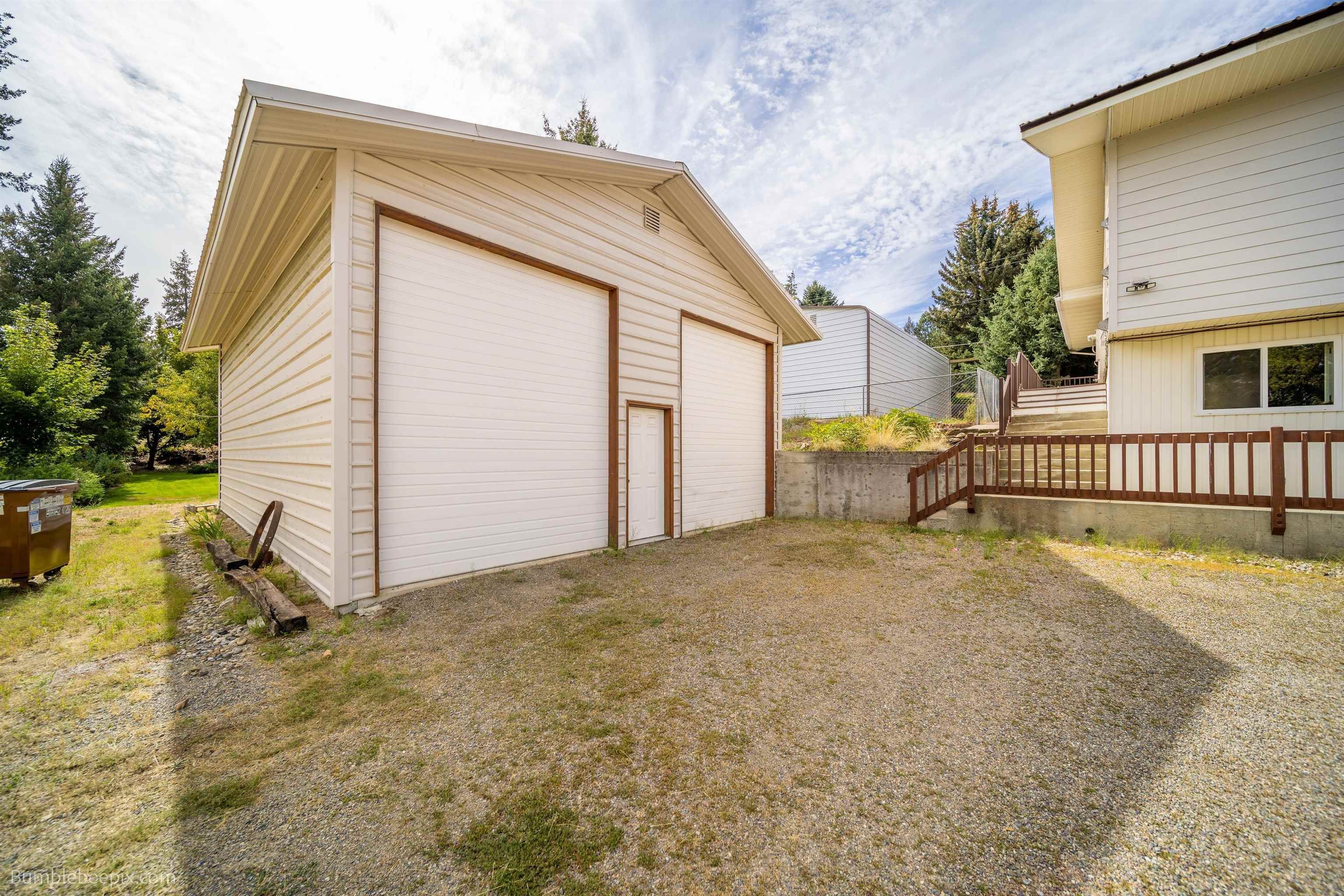 7. Single Family Homes for Sale at 435 N Spokane Avenue Newport, Washington 99156 United States