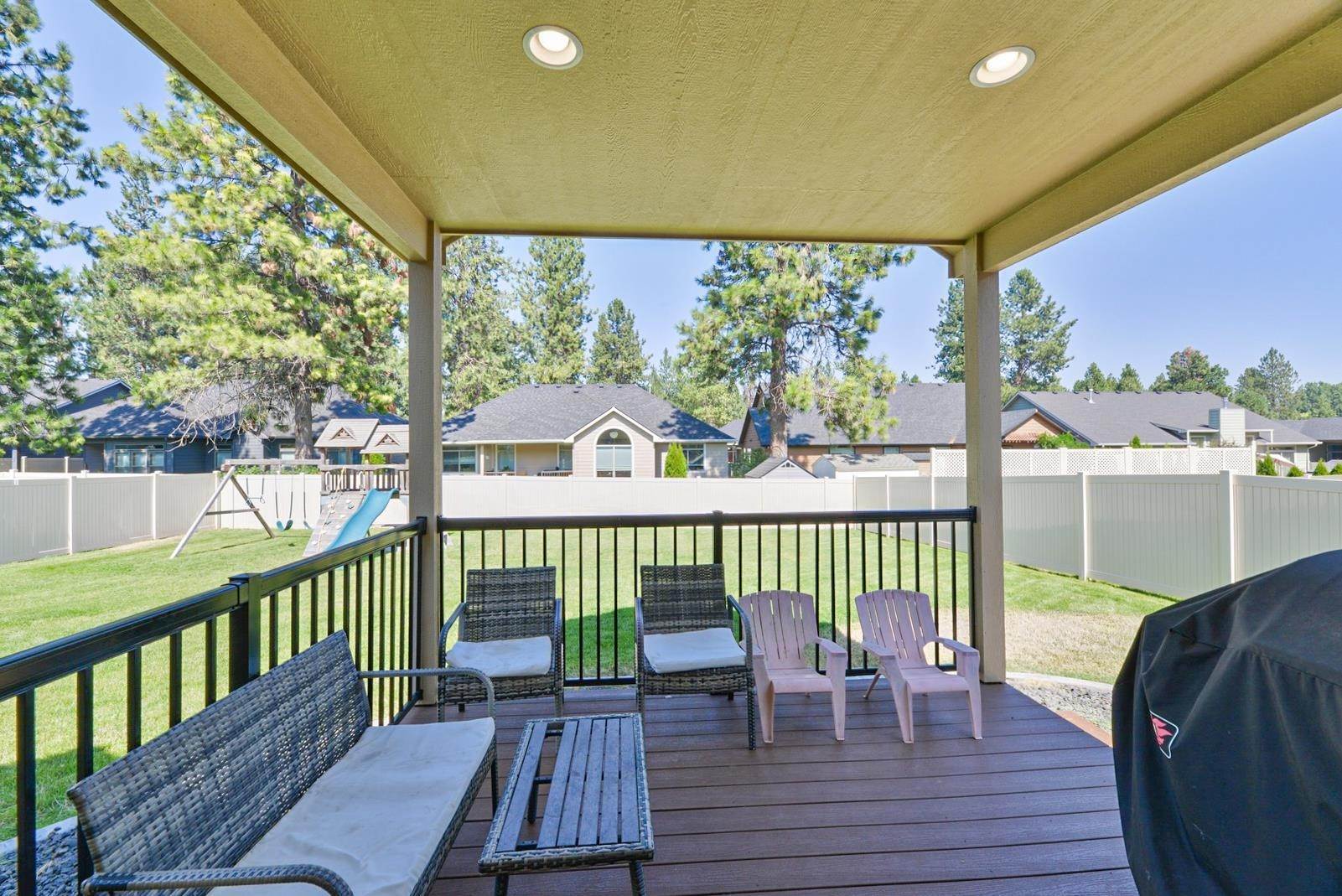 6. Single Family Homes for Sale at 4007 S University Court Spokane Valley, Washington 99206 United States